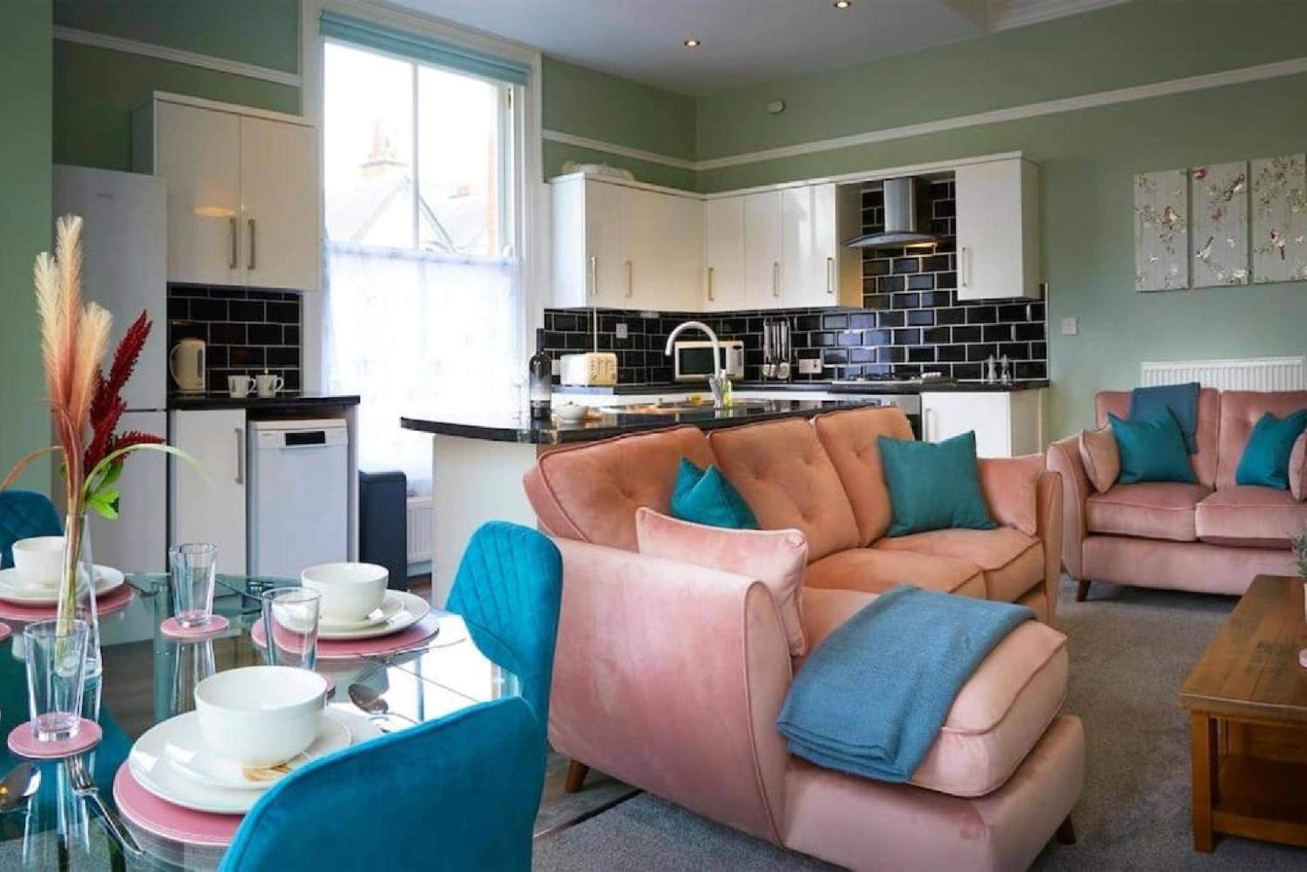 Queen Margarets Lodge