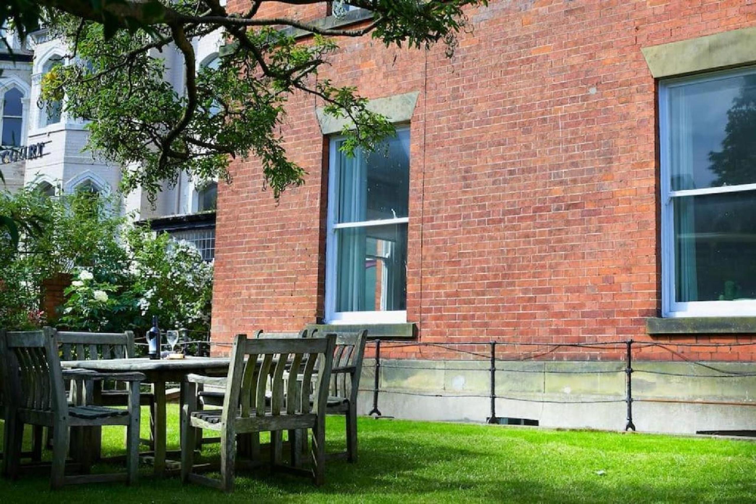 Queen Margarets Lodge
