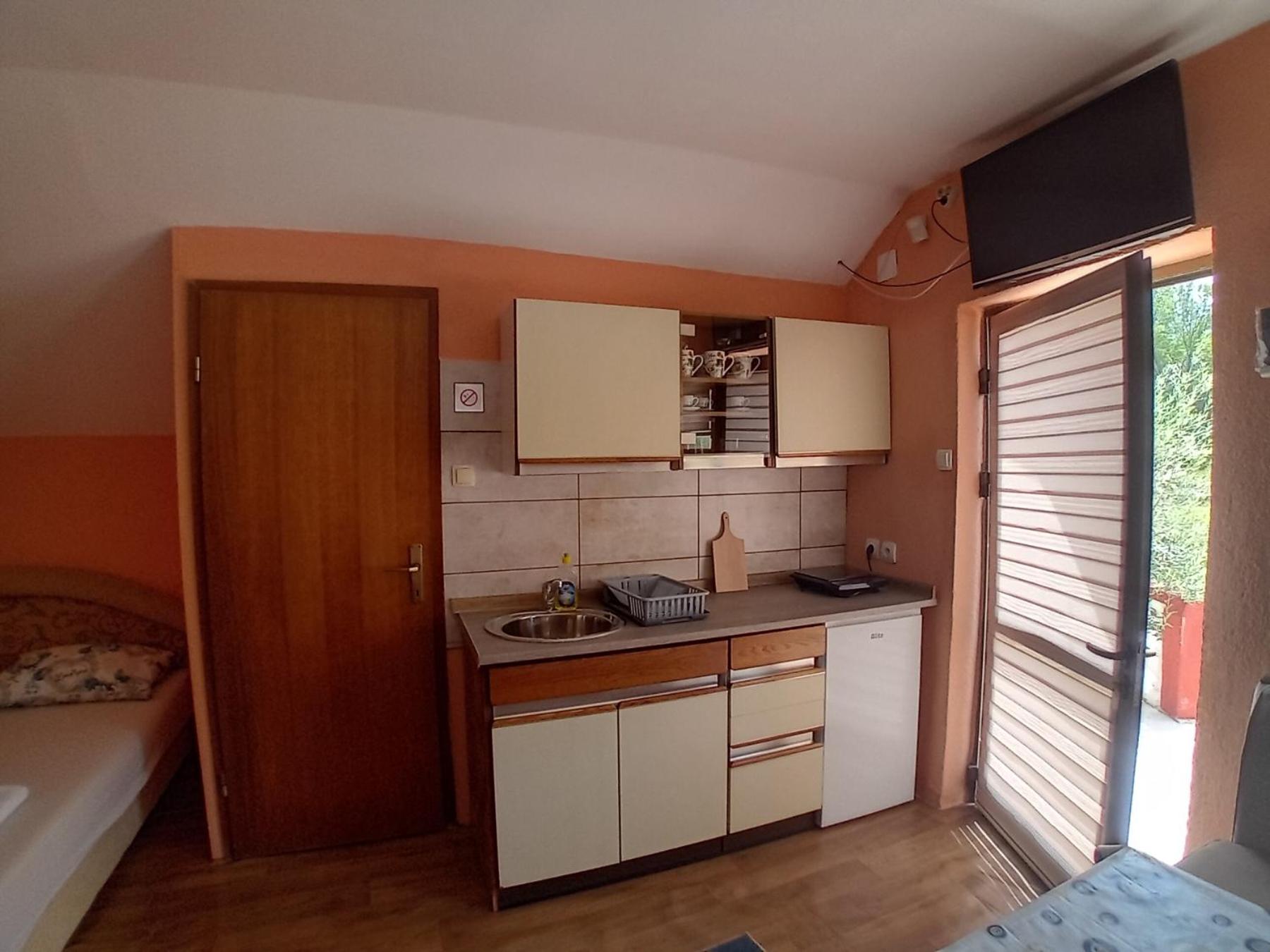 Red apartman 2