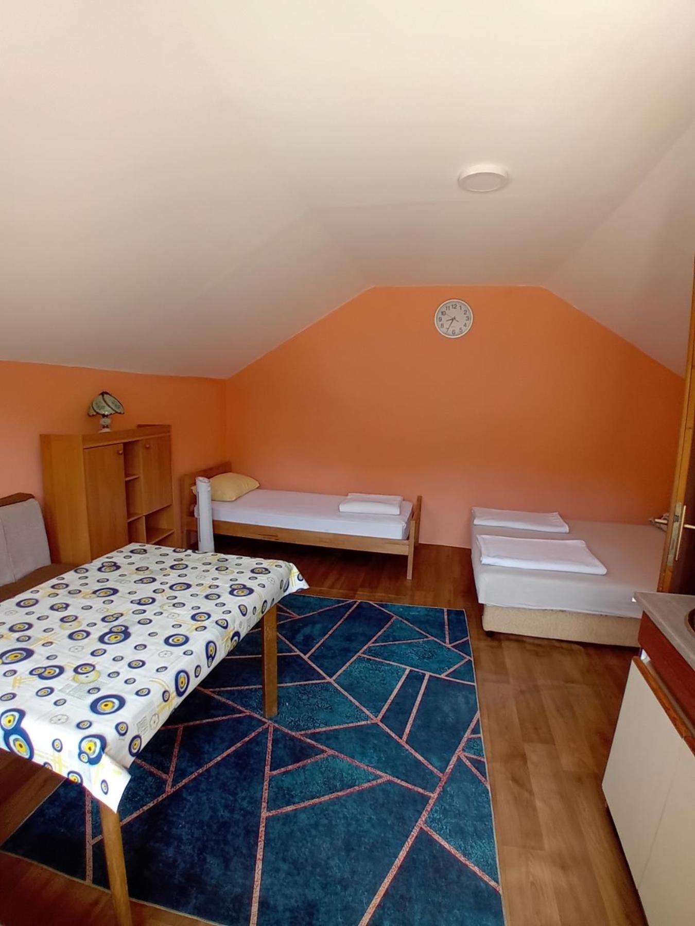 Red apartman 2