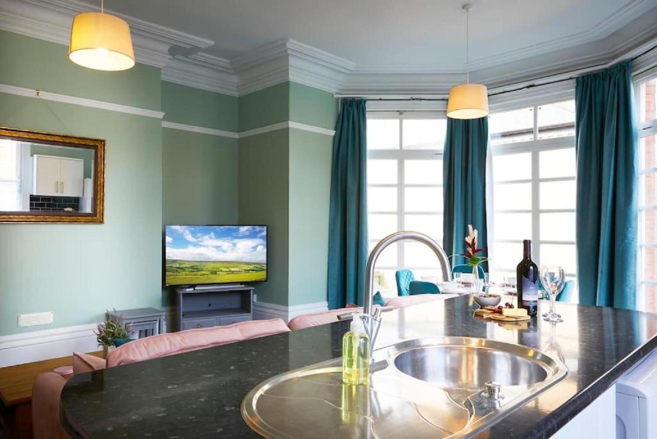 Queen Margarets Lodge