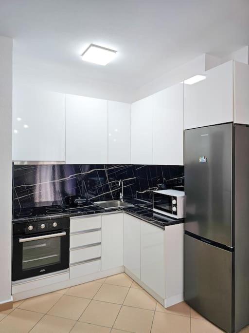 Lovely Beach Apartment in Durres