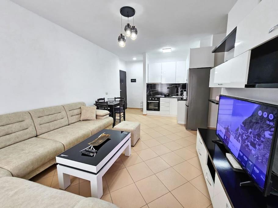 Lovely Beach Apartment in Durres
