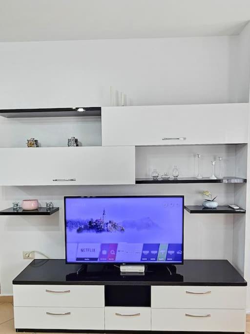 Lovely Beach Apartment in Durres