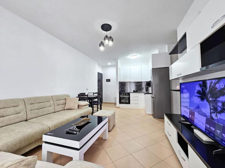 Lovely Beach Apartment in Durres