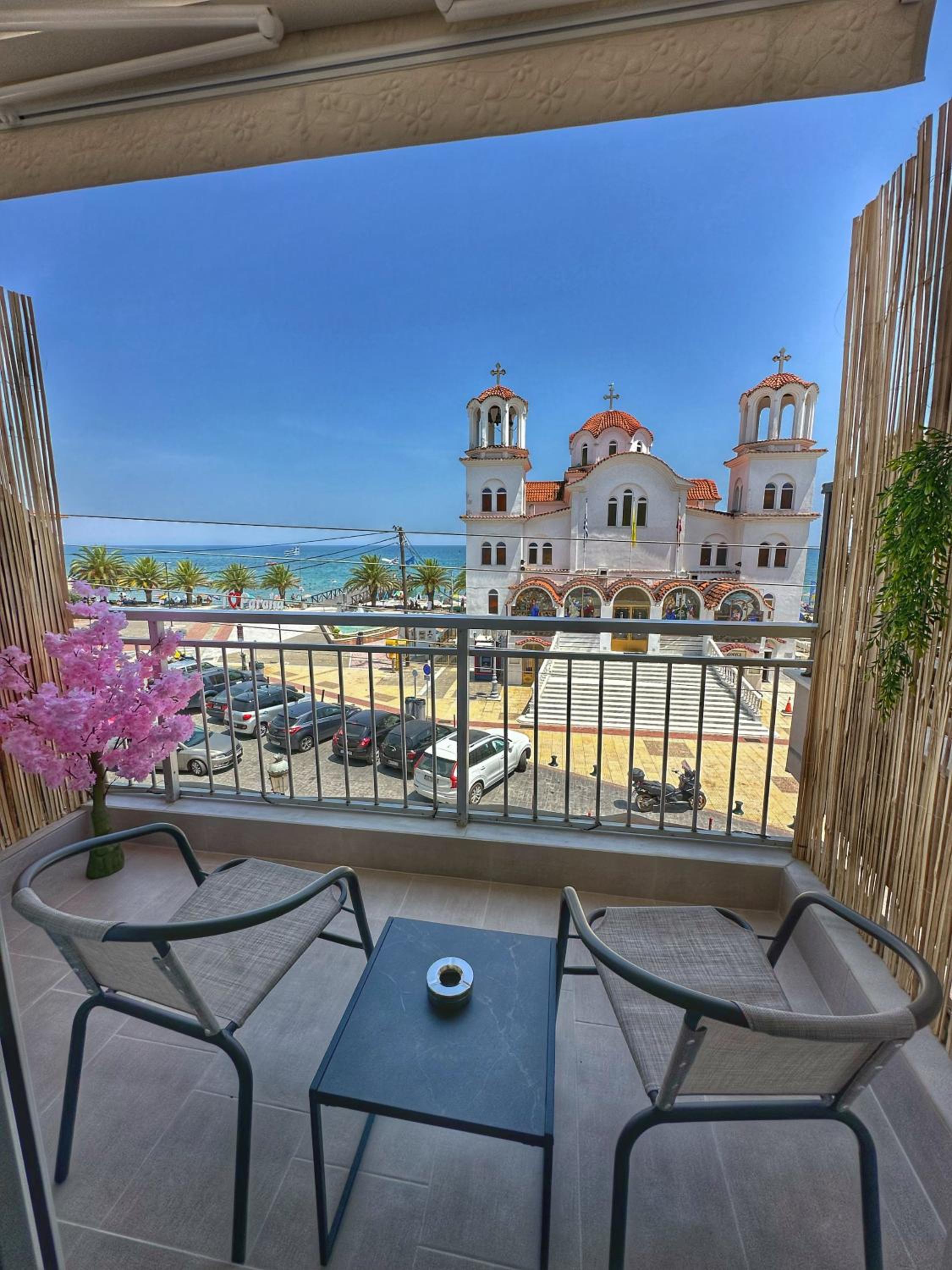 SUNRISE SEA VIEW SUITE by Eden view 3