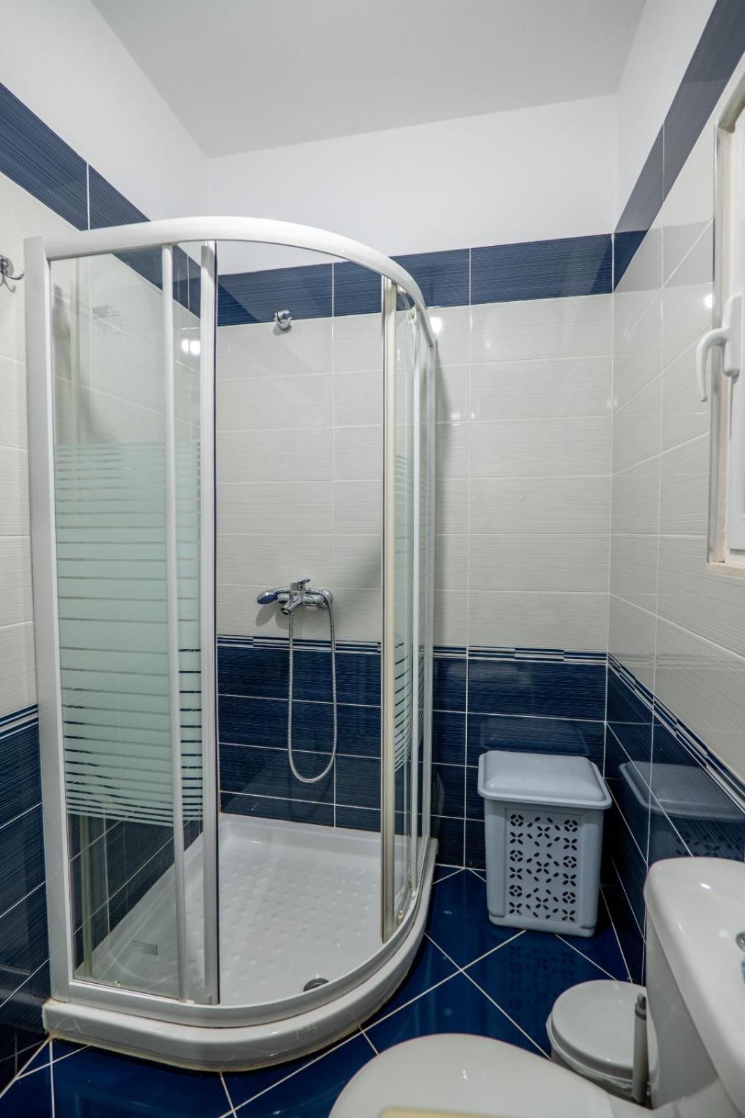 Genti apartment sarandë