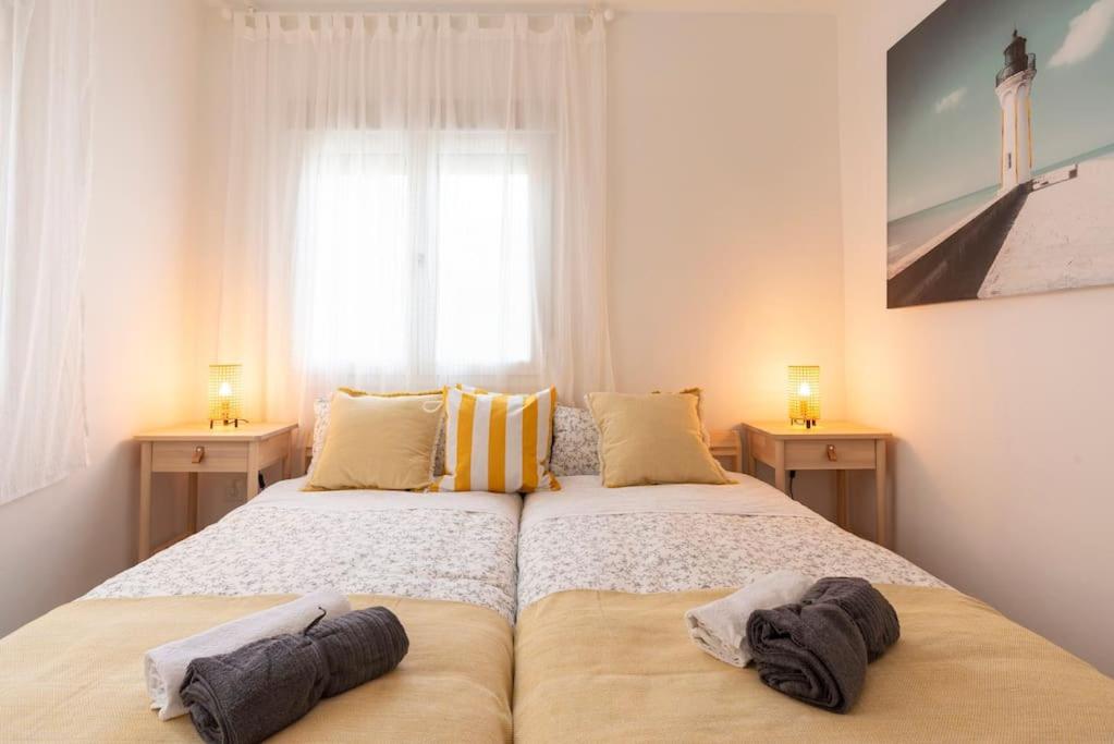 Penthouse 2bedroom w Rooftop Views