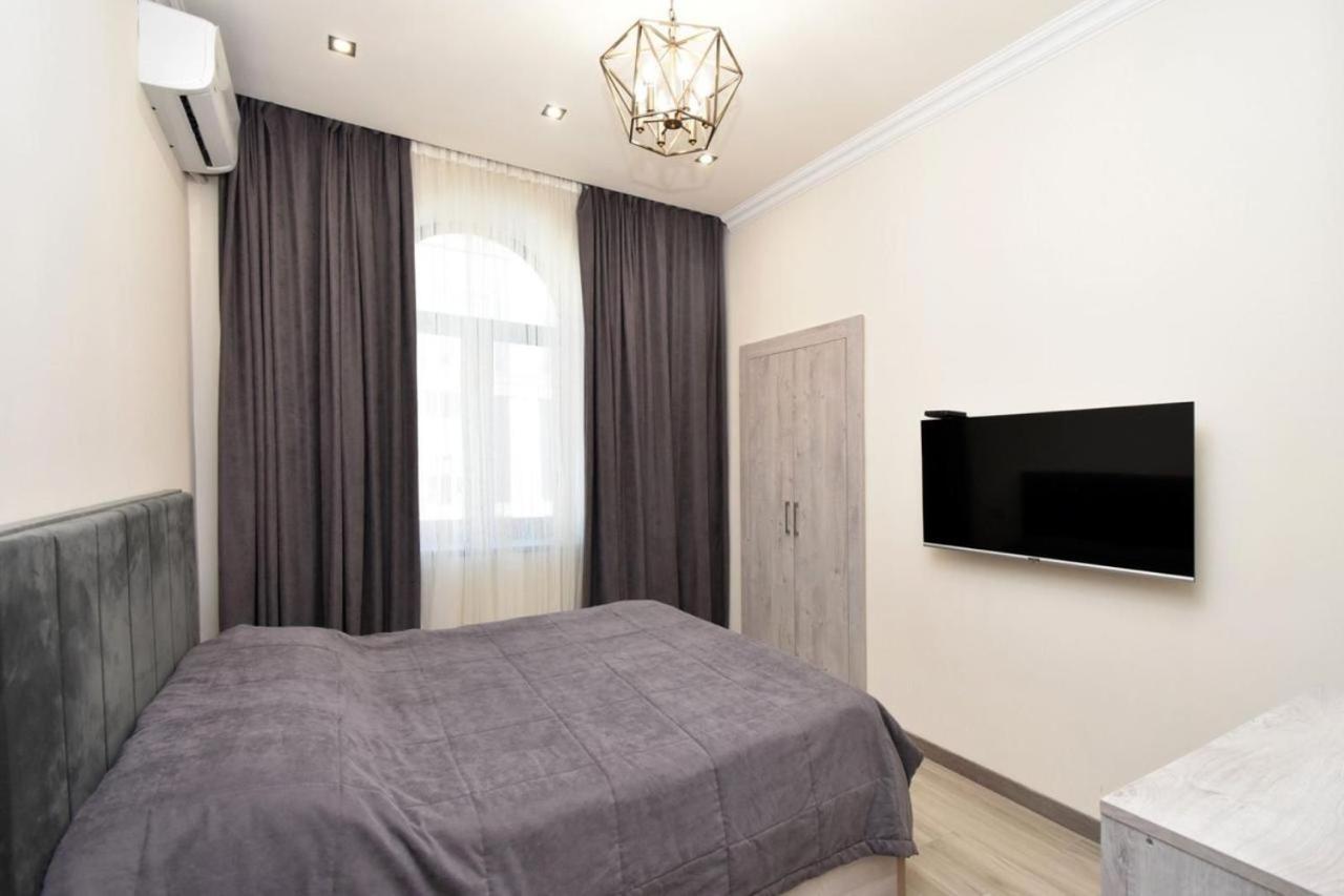 Amiryan street, 1 bedroom Luxe apartment with balcony