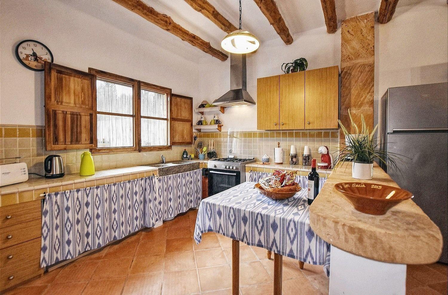 Typisch mallorquinische Finca mit Pool Klimaanlage Wifi und privatem Tennisplatz für 6 Personen