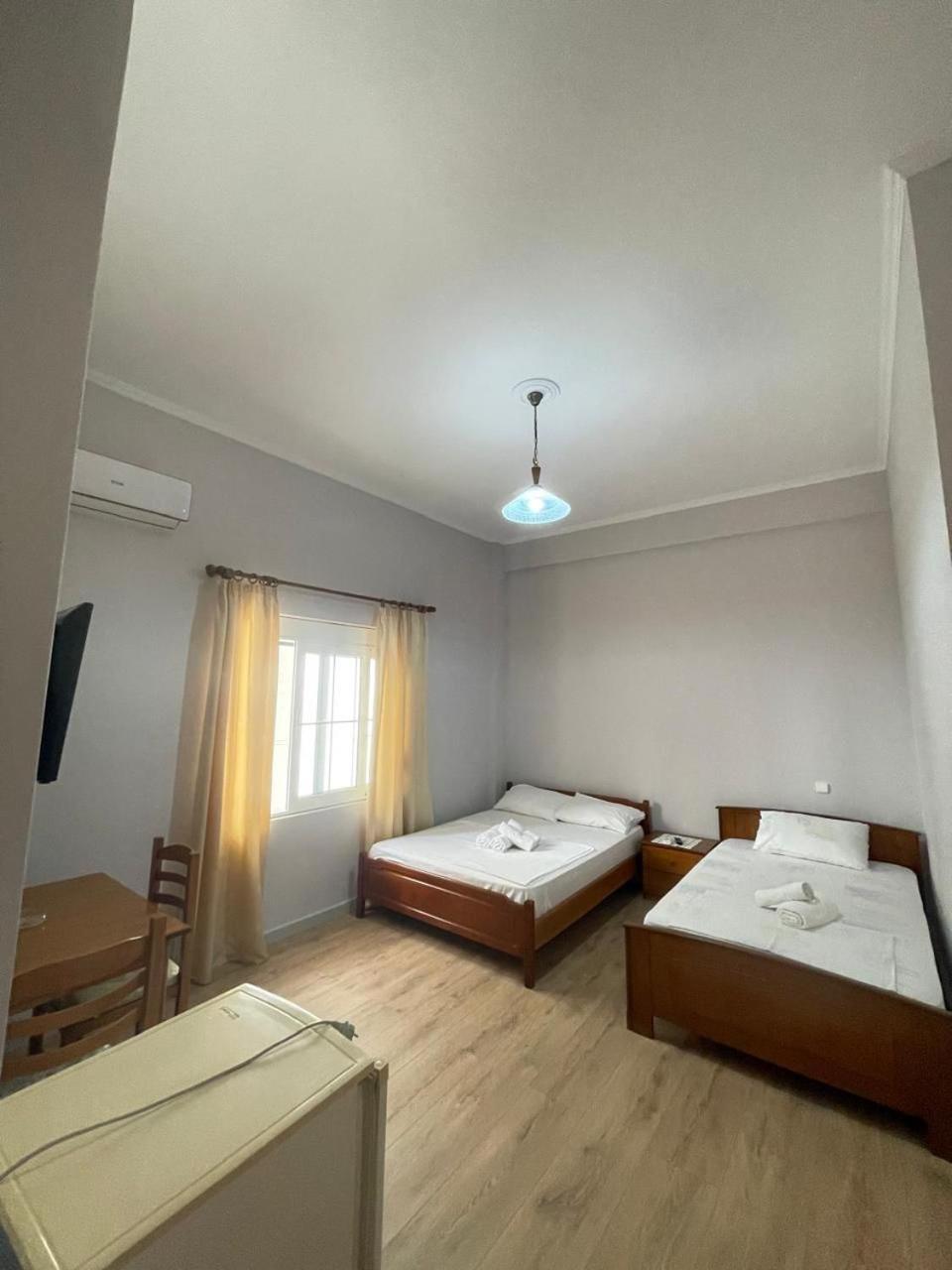 Tomas Apartments