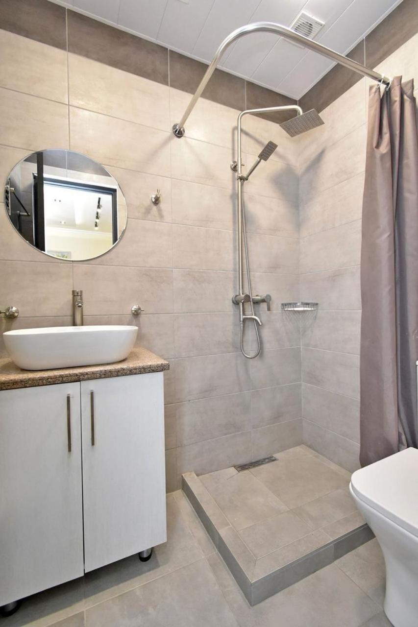 Amiryan street, 1 bedroom Luxe apartment with balcony