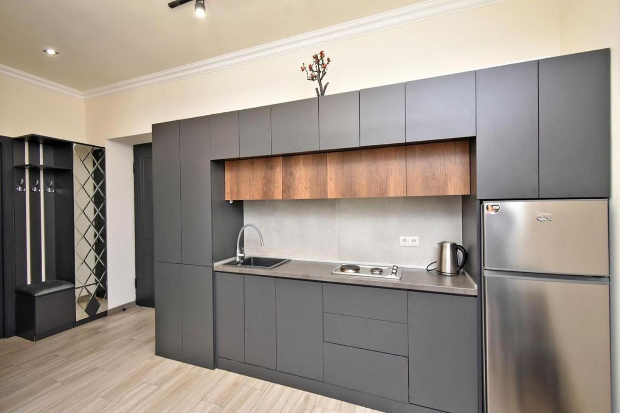 Amiryan street, 1 bedroom Luxe apartment with balcony