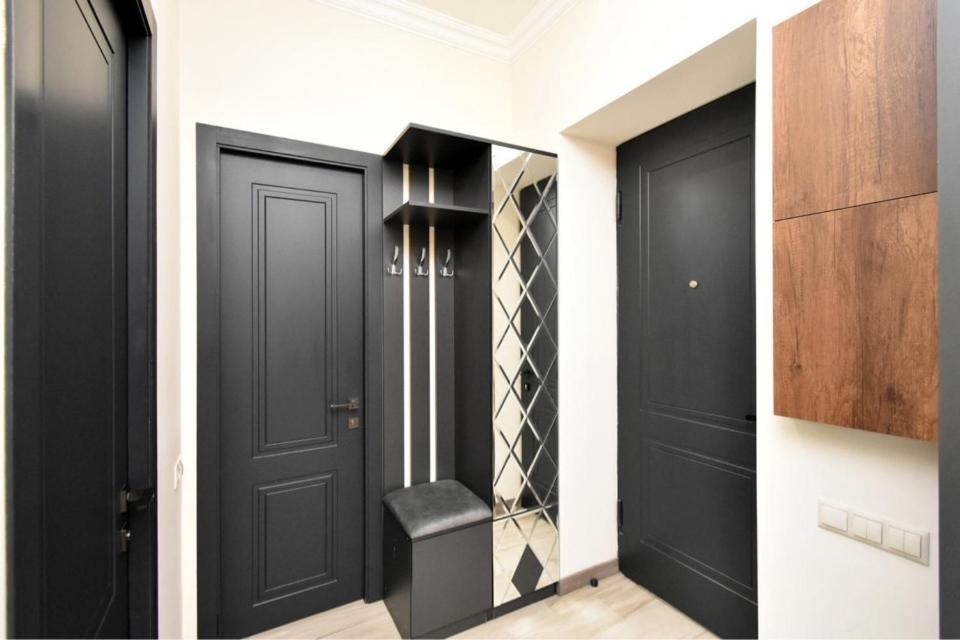 Amiryan street, 1 bedroom Luxe apartment with balcony