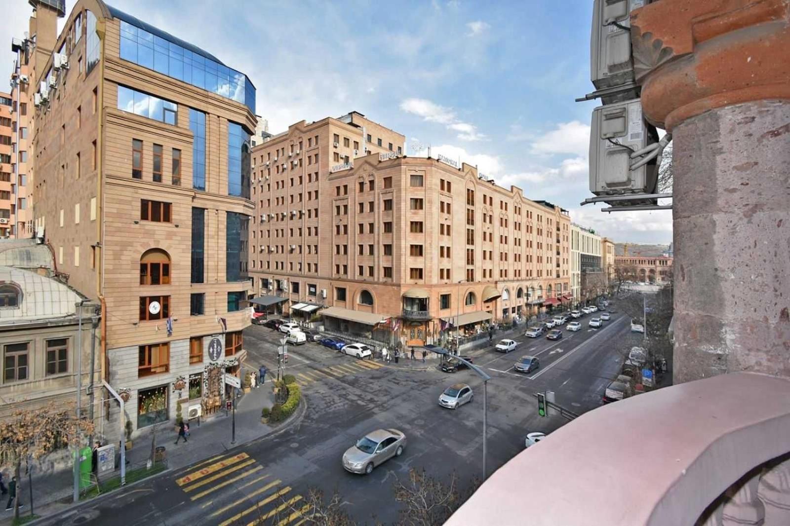 Amiryan street, 1 bedroom Luxe apartment with balcony