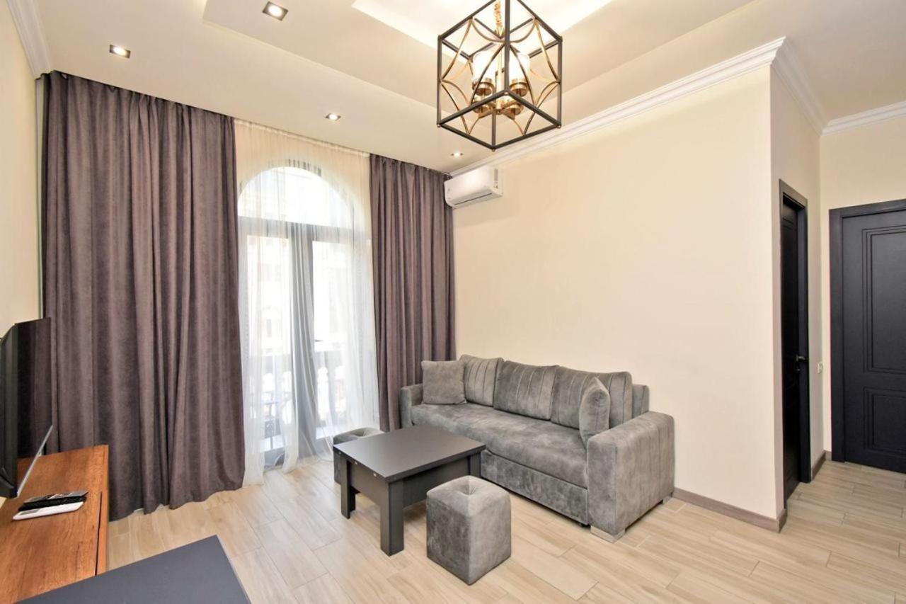 Amiryan street, 1 bedroom Luxe apartment with balcony