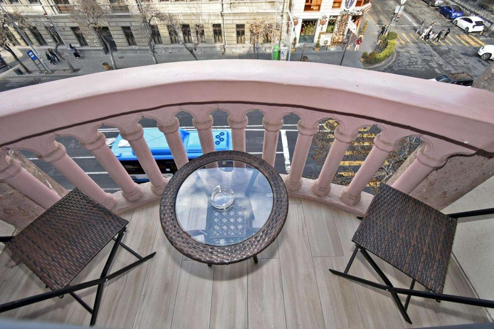 Amiryan street, 1 bedroom Luxe apartment with balcony