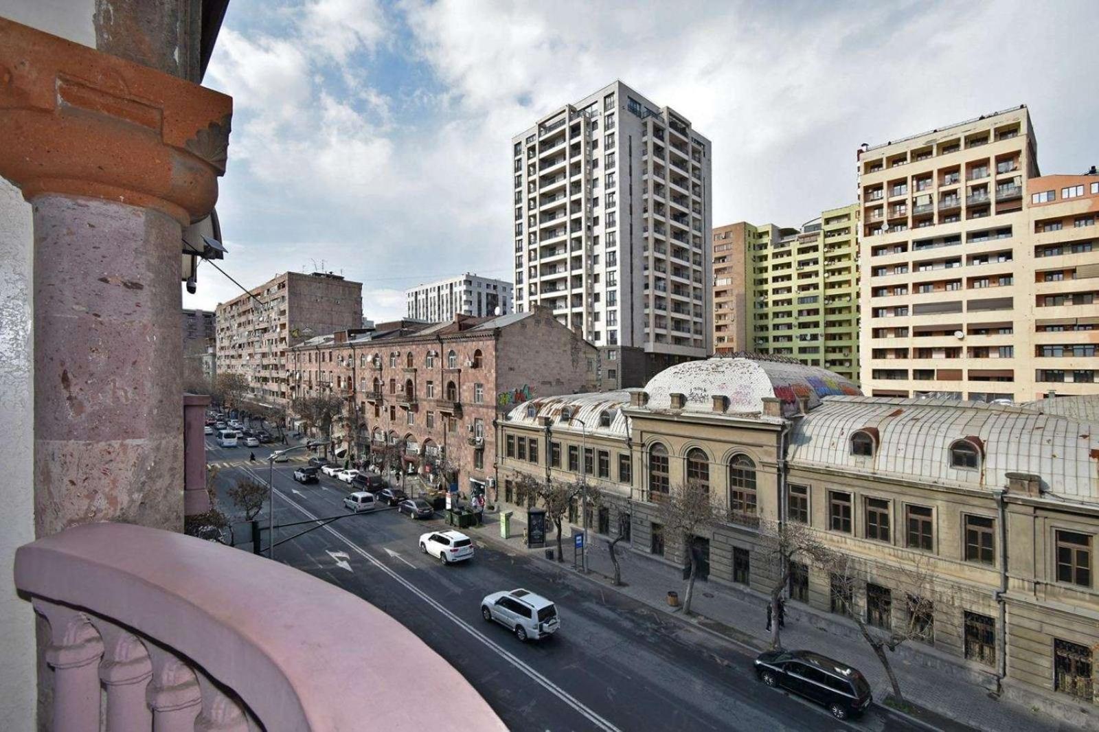 Amiryan street, 1 bedroom Luxe apartment with balcony