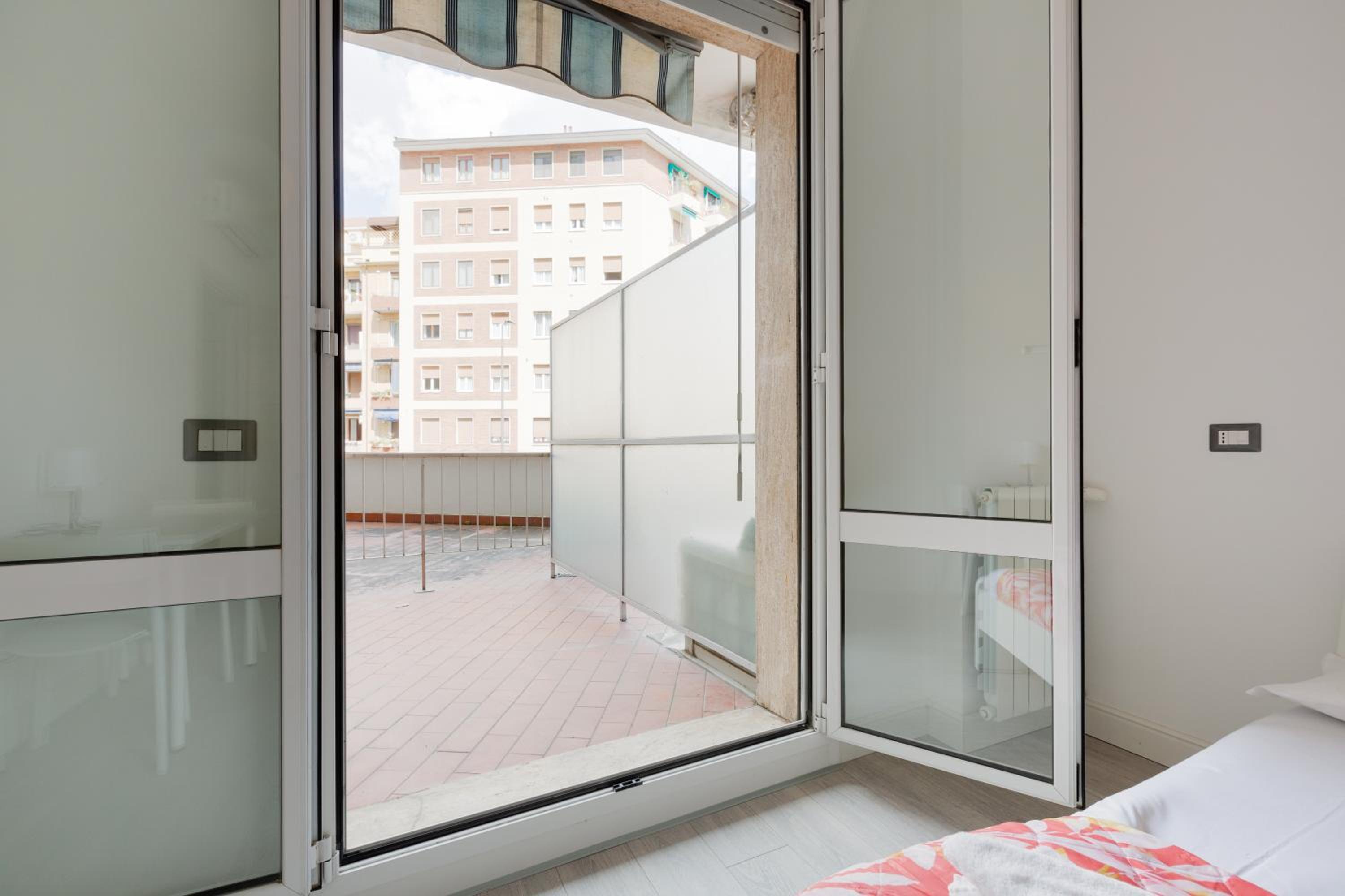 Milan-Corso Lodi Cosy Apartment with small terrace