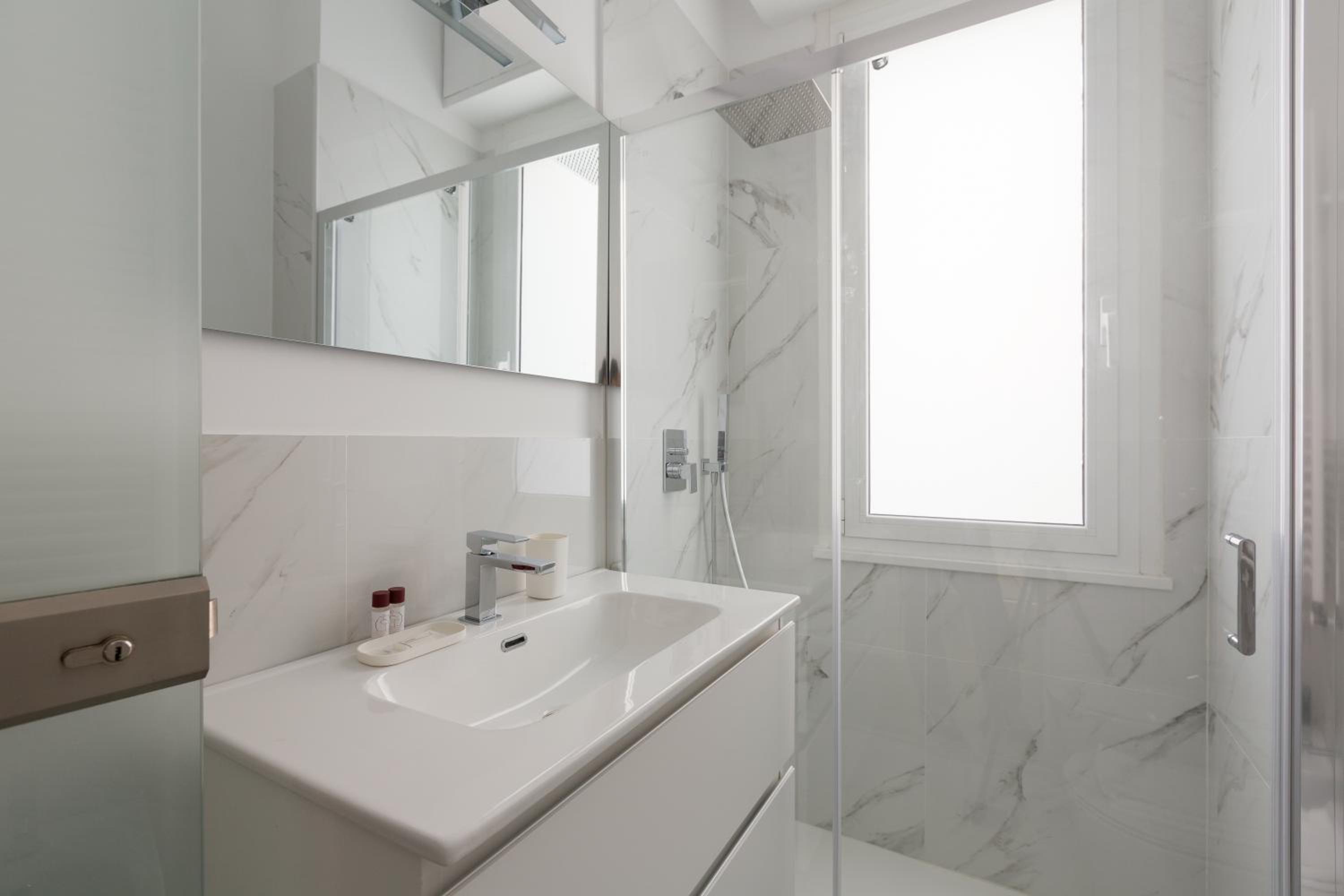 Milan-Corso Lodi Cosy Apartment with small terrace