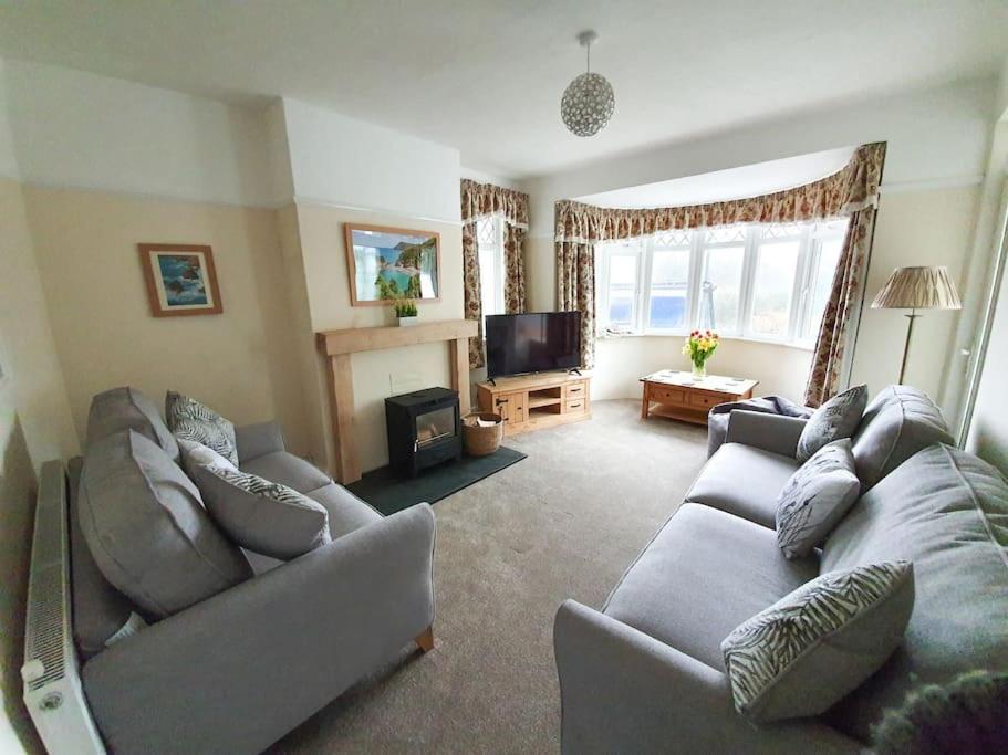 Hillcrest Coastal Retreat close to Sandy Cove view 2