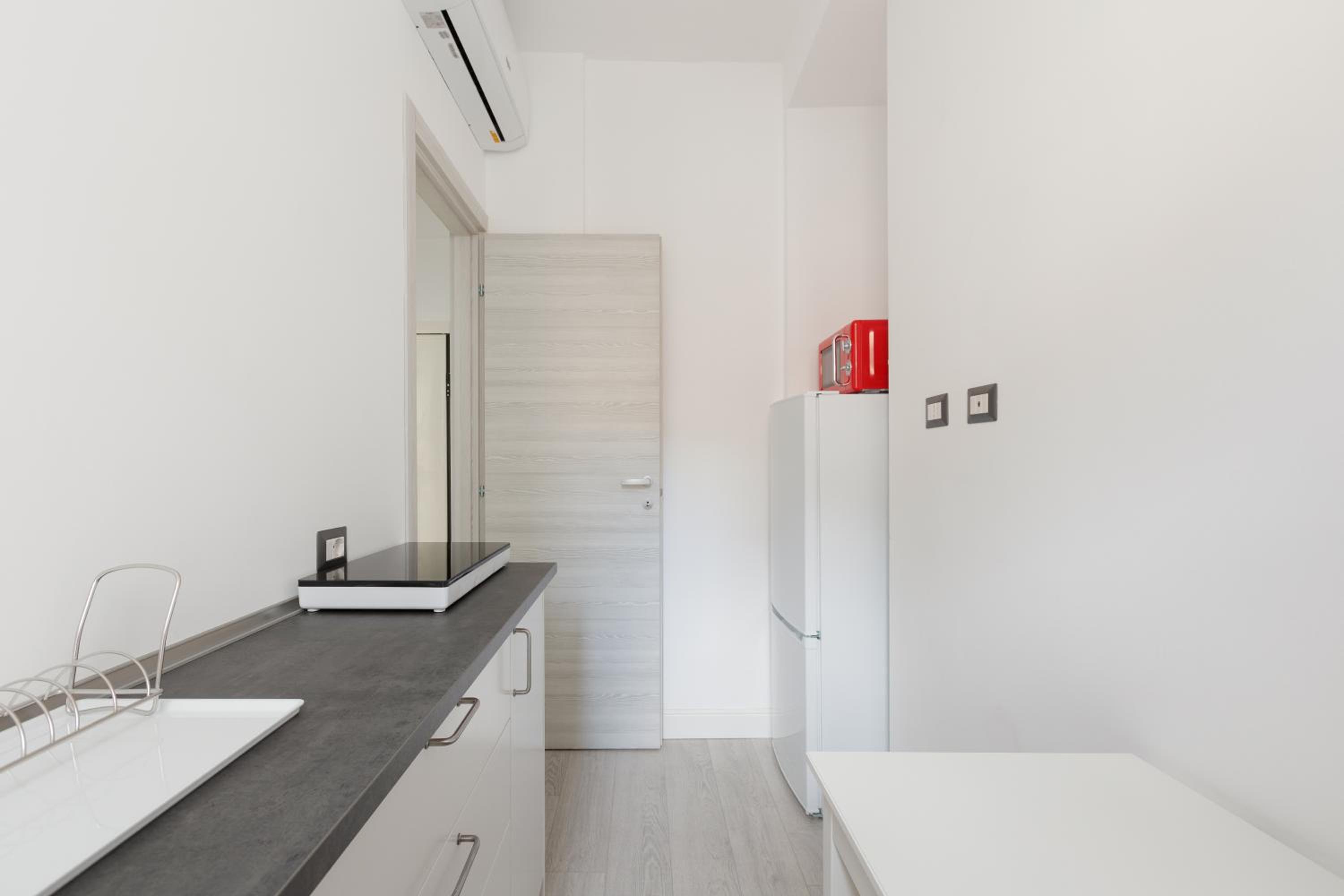 Milan-Corso Lodi Cosy Apartment with small terrace