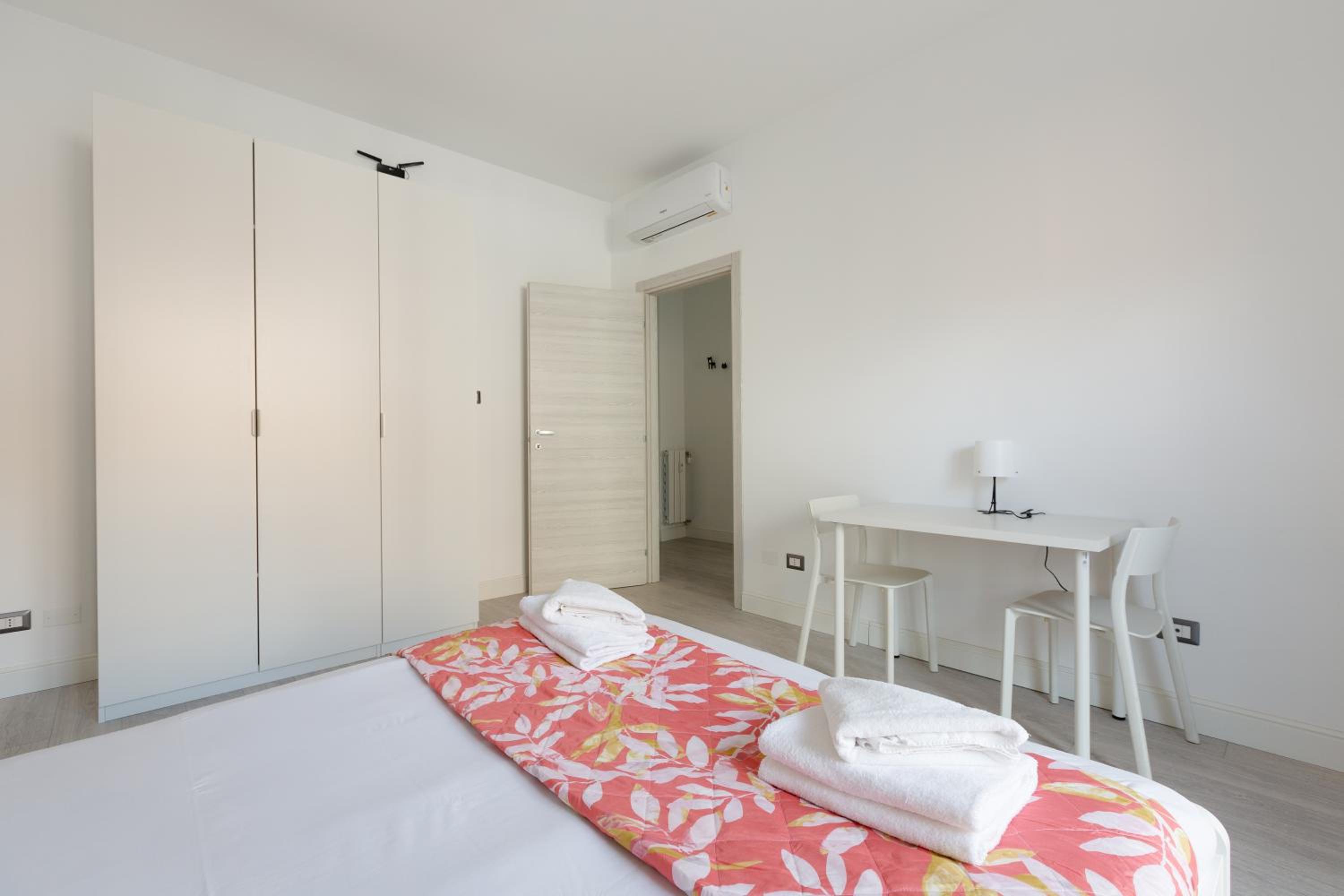 Milan-Corso Lodi Cosy Apartment with small terrace