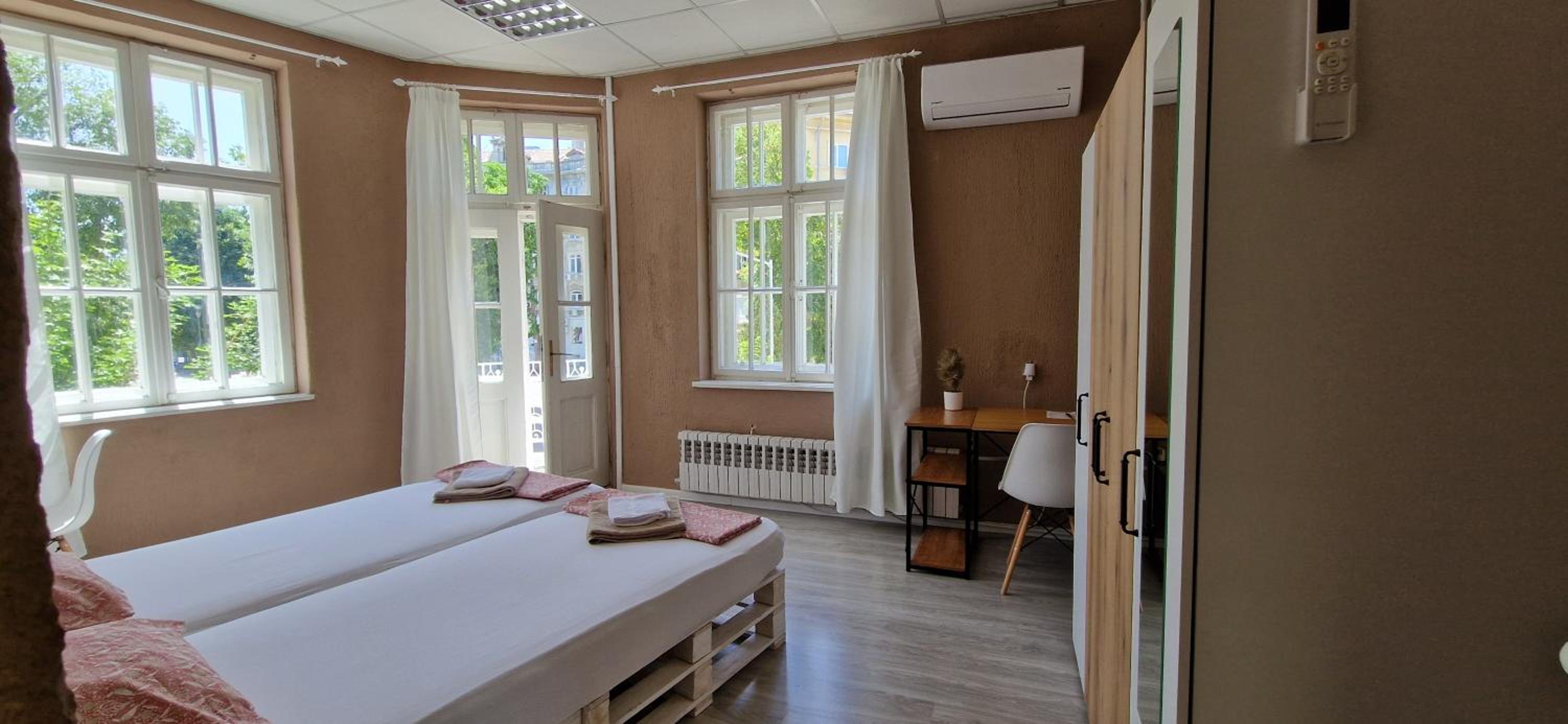 Lambo's Corner Varna - Guest Rooms