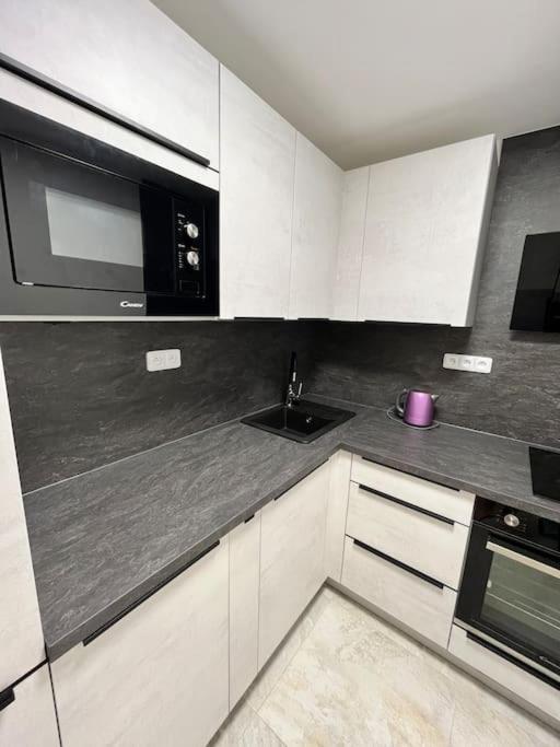 Útulný nový byt 1 km od Kristýny