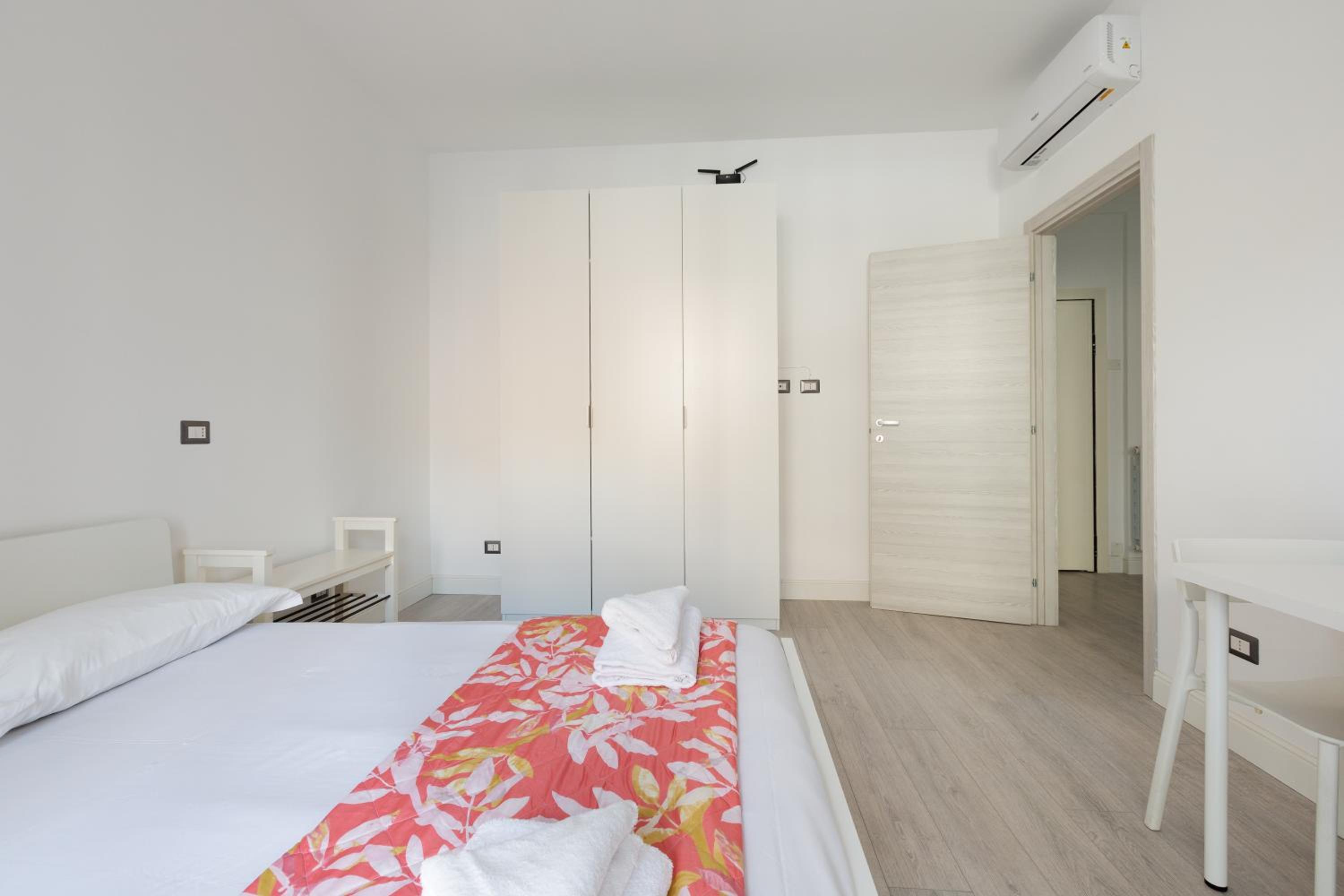 Milan-Corso Lodi Cosy Apartment with small terrace