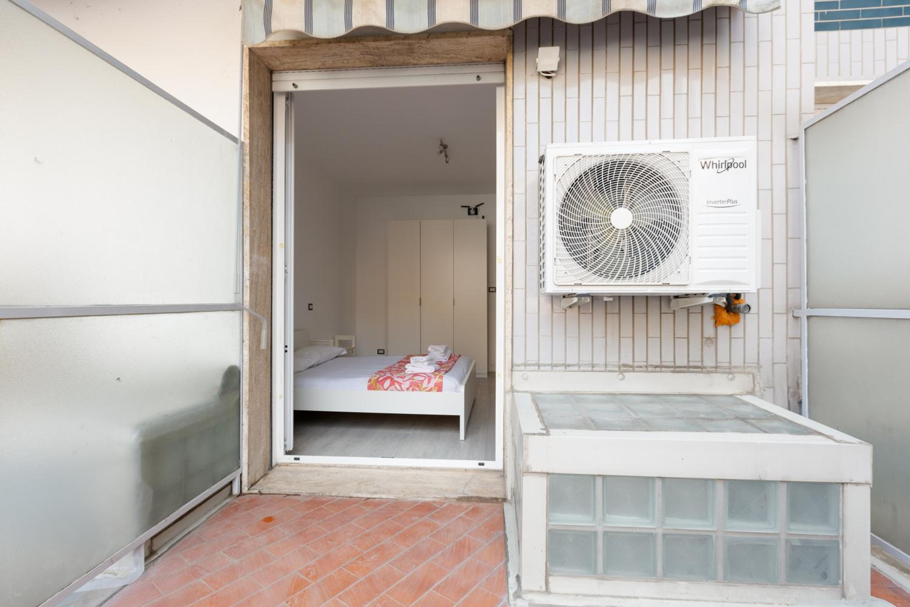 Milan-Corso Lodi Cosy Apartment with small terrace