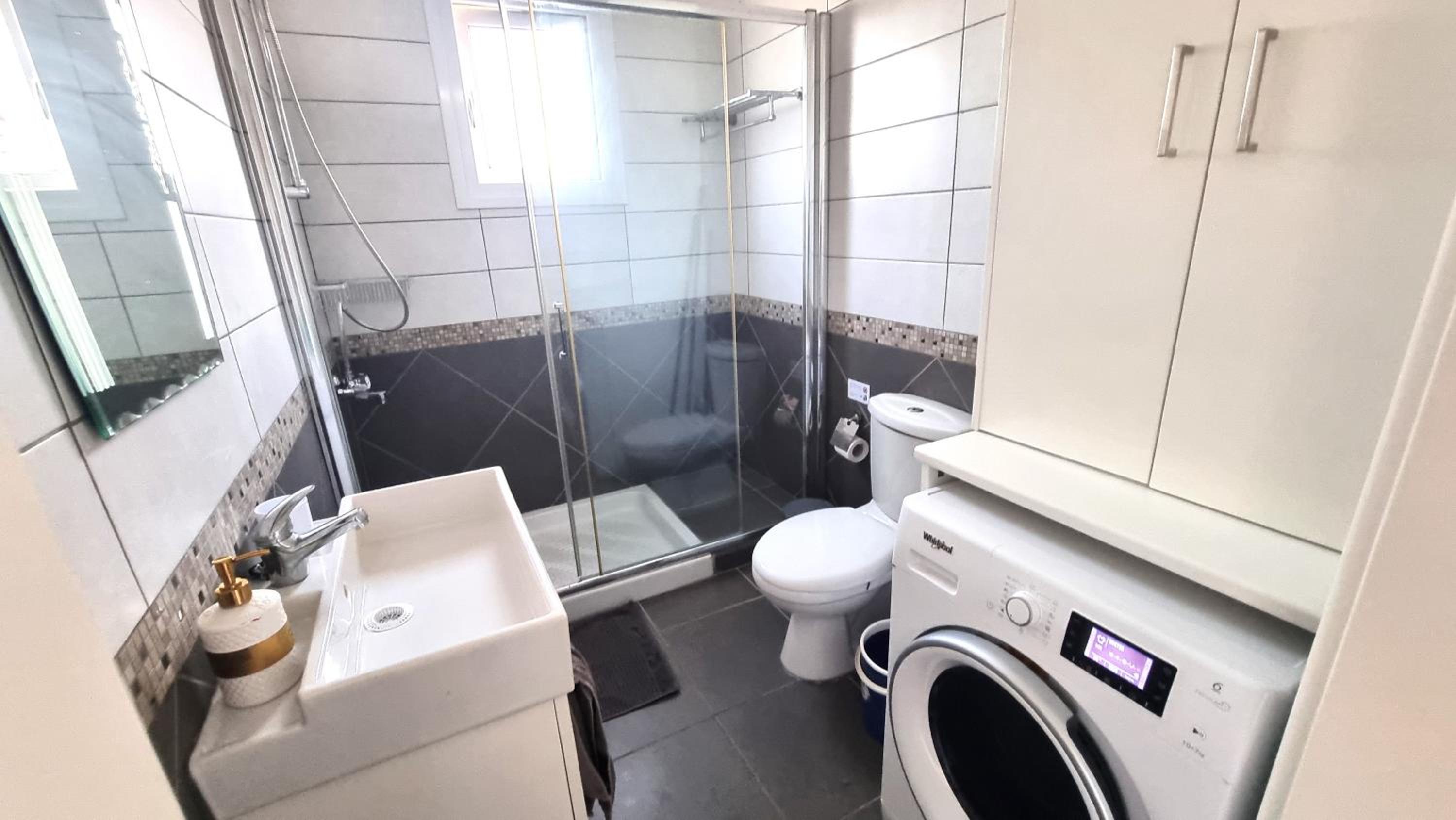 Beachside Comfort - 2Br Apt,5 Min to the Beach