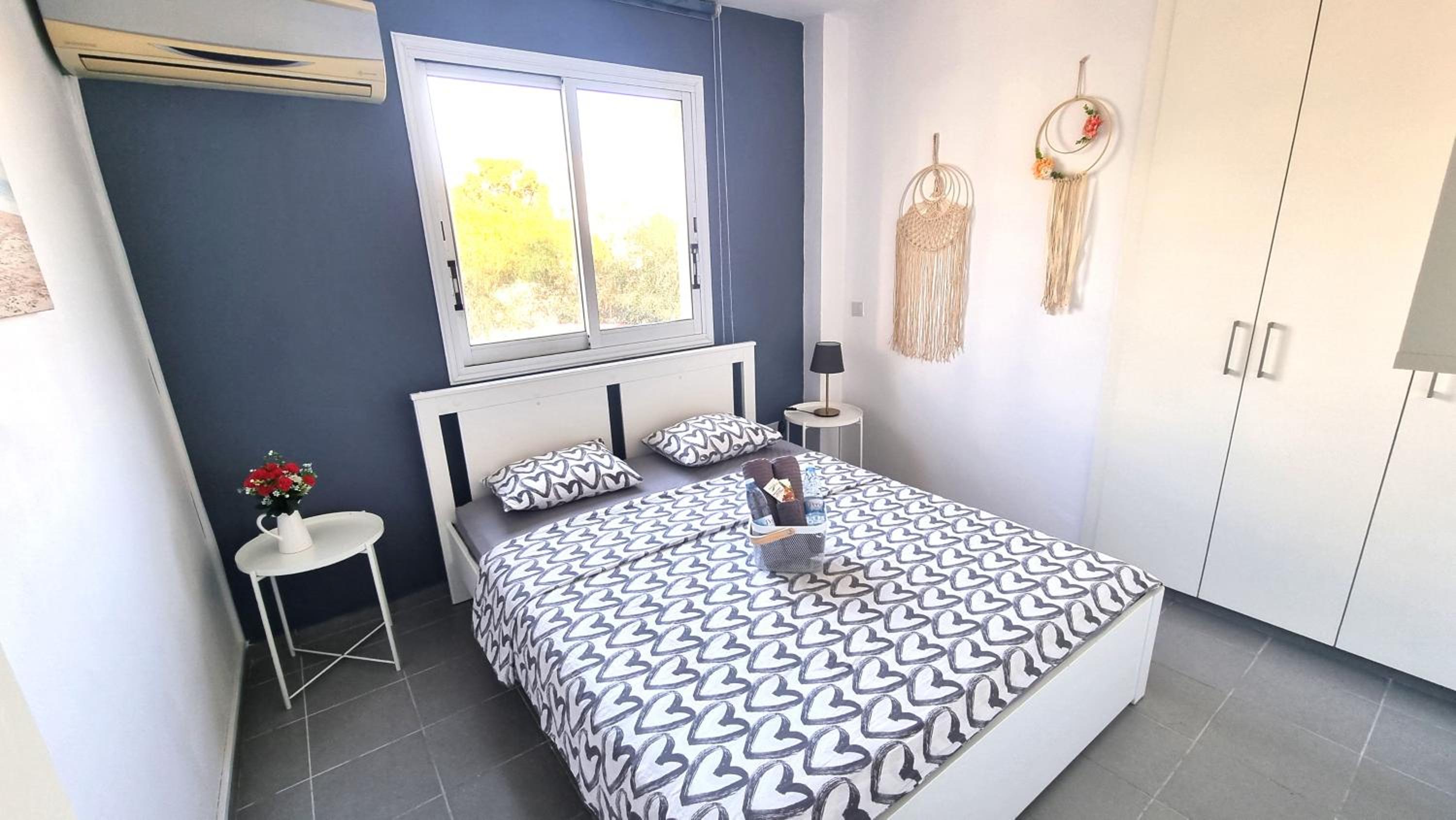 Beachside Comfort - 2Br Apt,5 Min to the Beach