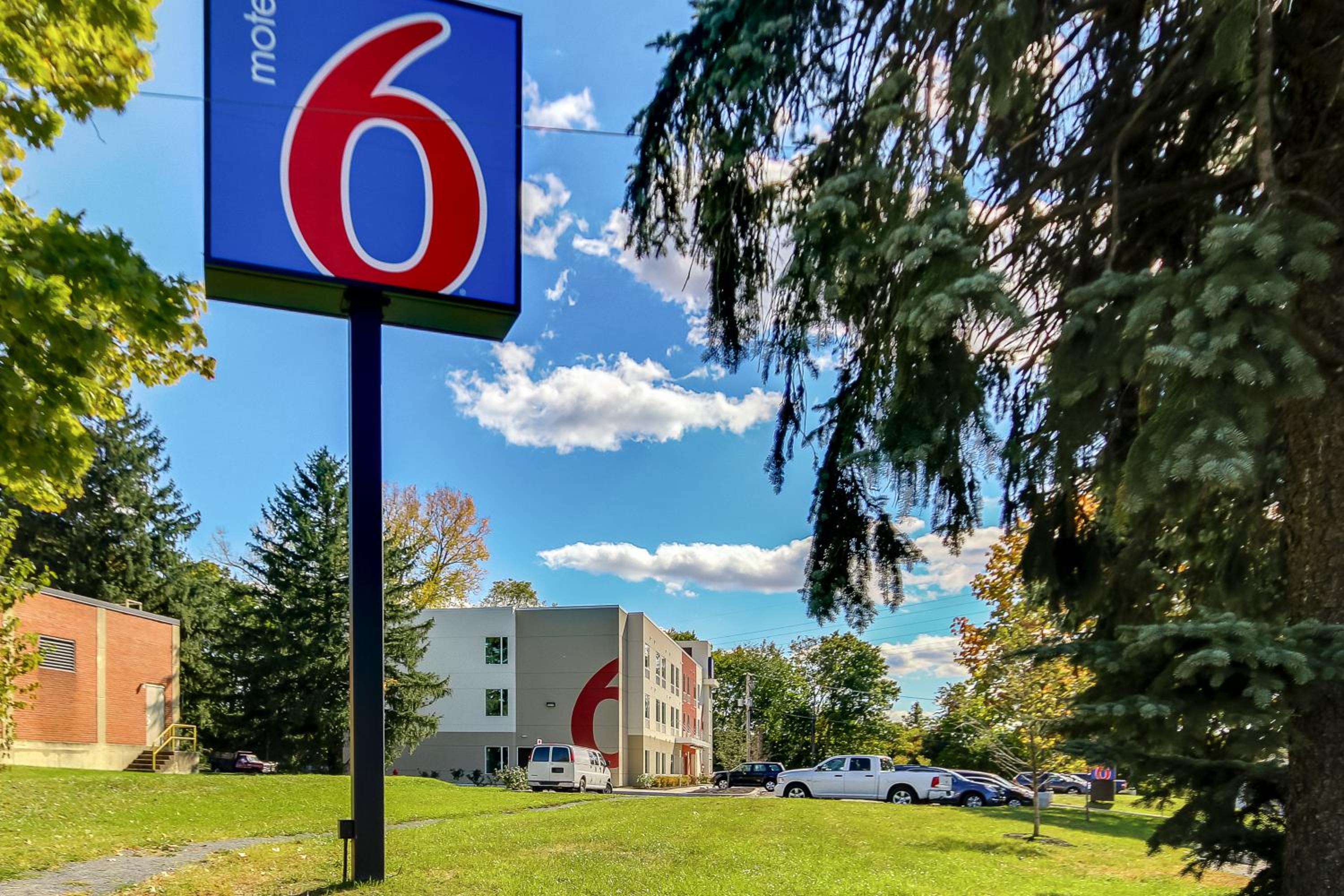 Allentown Vacations - Motel 6-Allentown, PA - Property Image 35