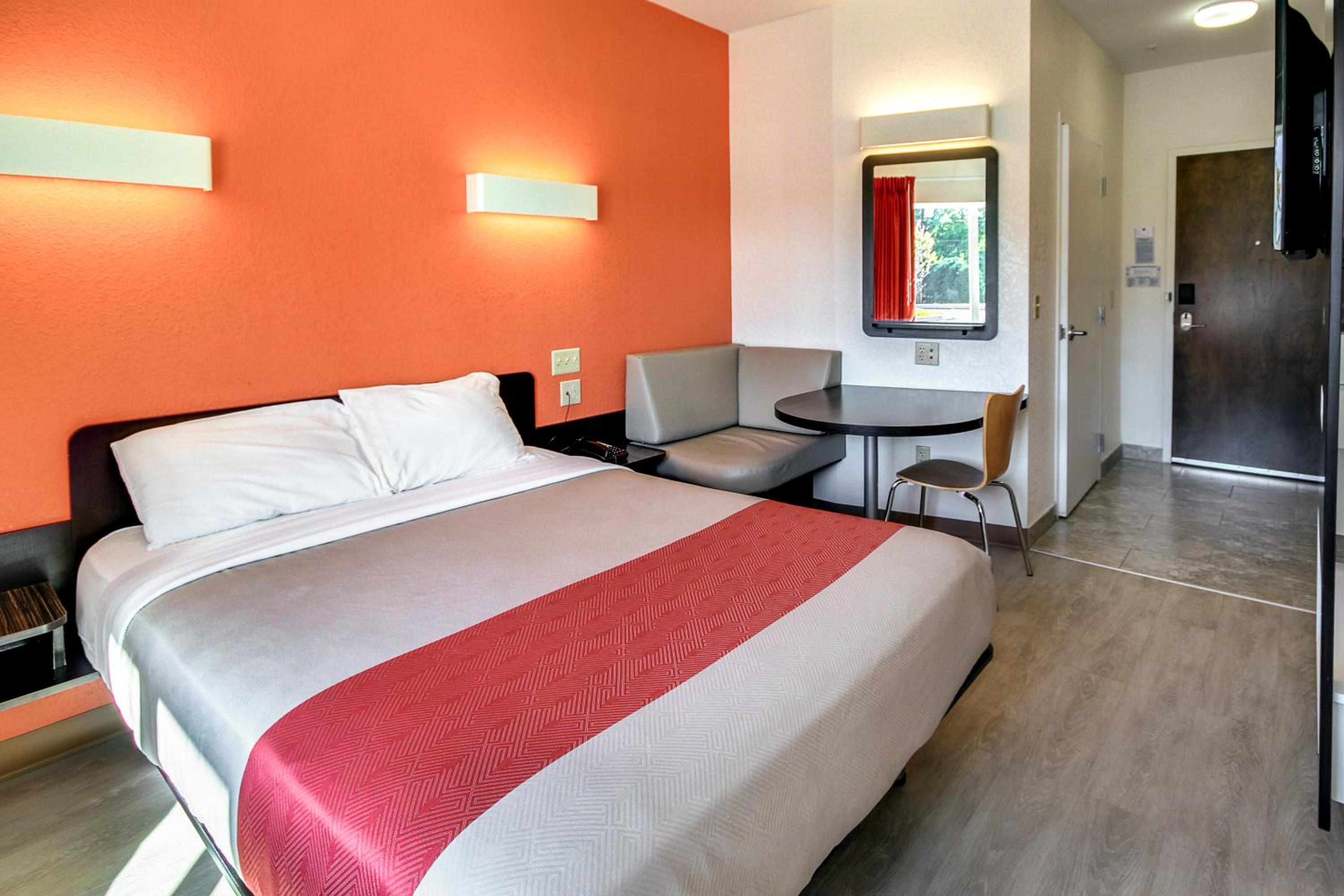 Allentown Vacations - Motel 6-Allentown, PA - Property Image 58