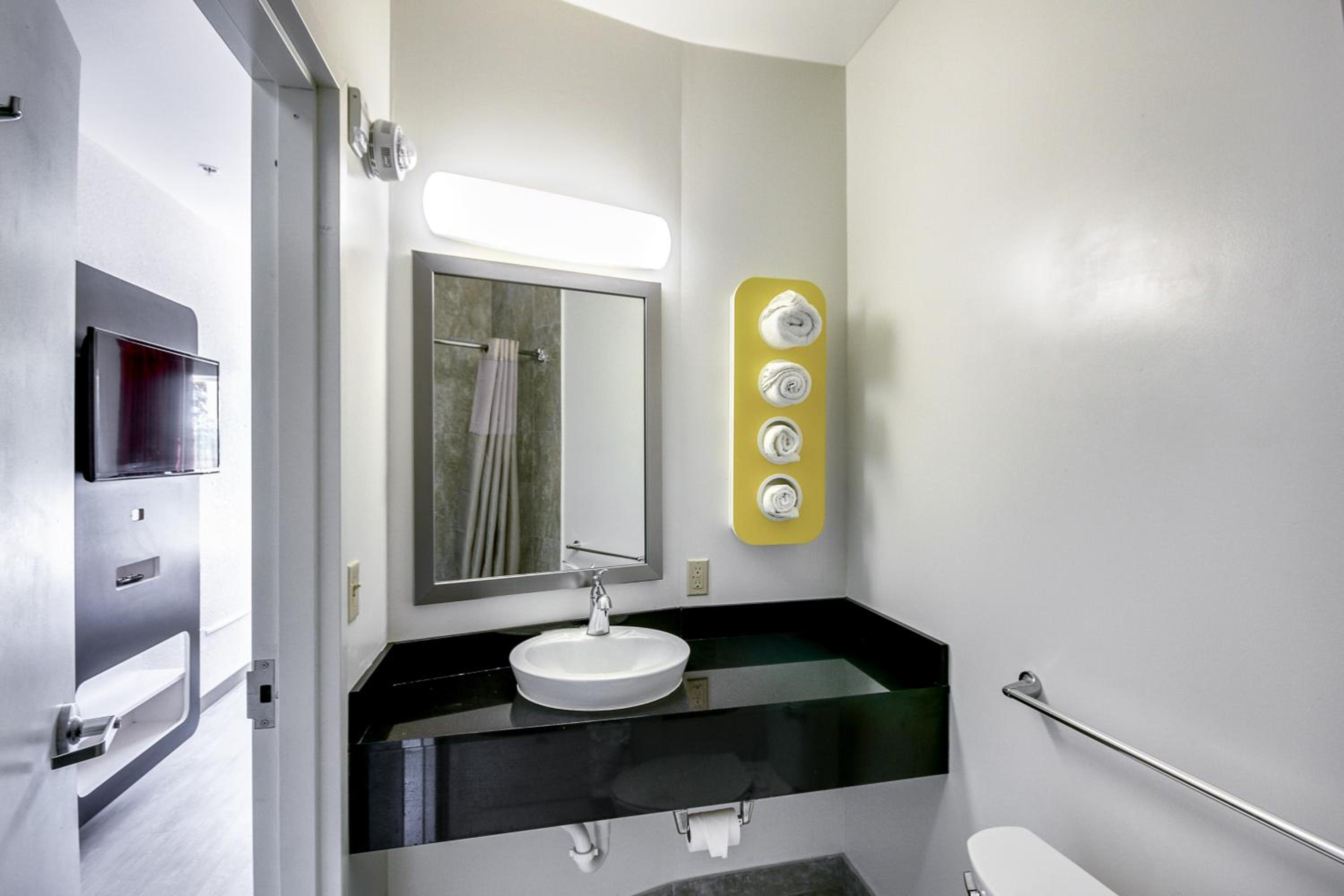 Allentown Vacations - Motel 6-Allentown, PA - Property Image 43