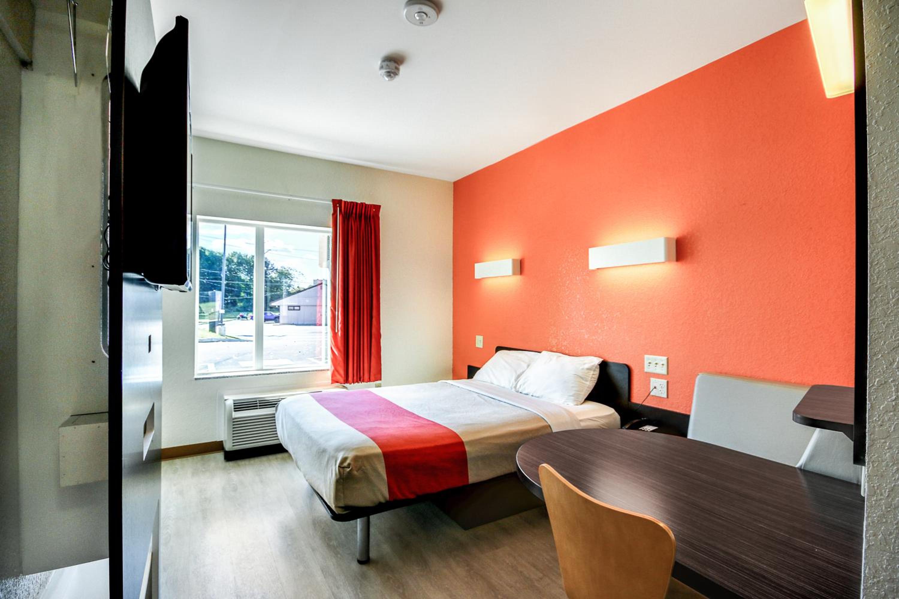 Allentown Vacations - Motel 6-Allentown, PA - Property Image 34