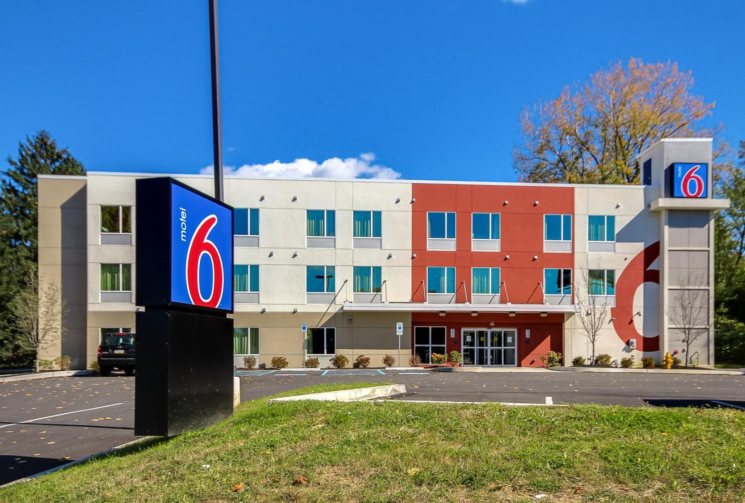 Allentown Vacations - Motel 6-Allentown, PA - Property Image 62