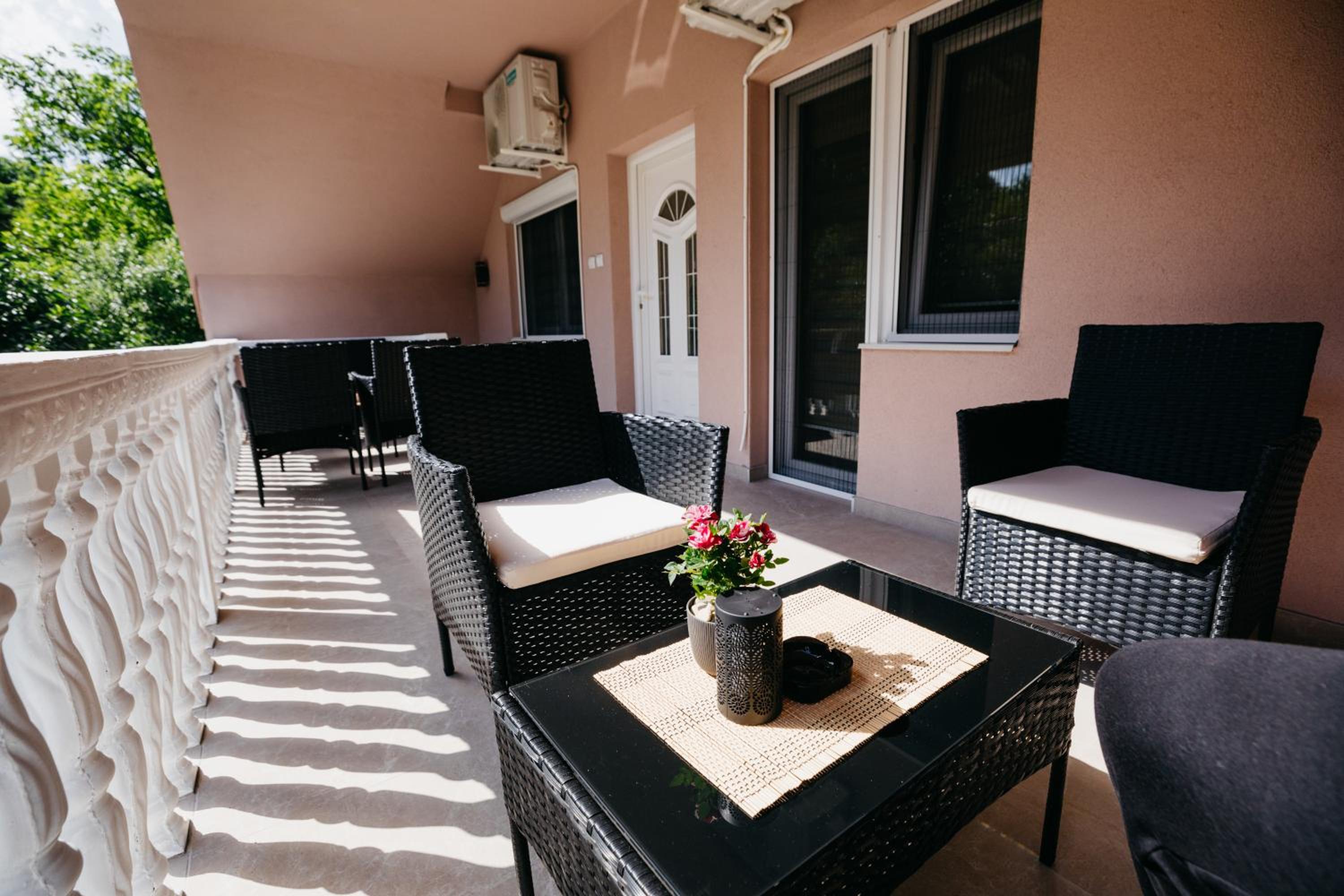 Apartmani Ani view 5