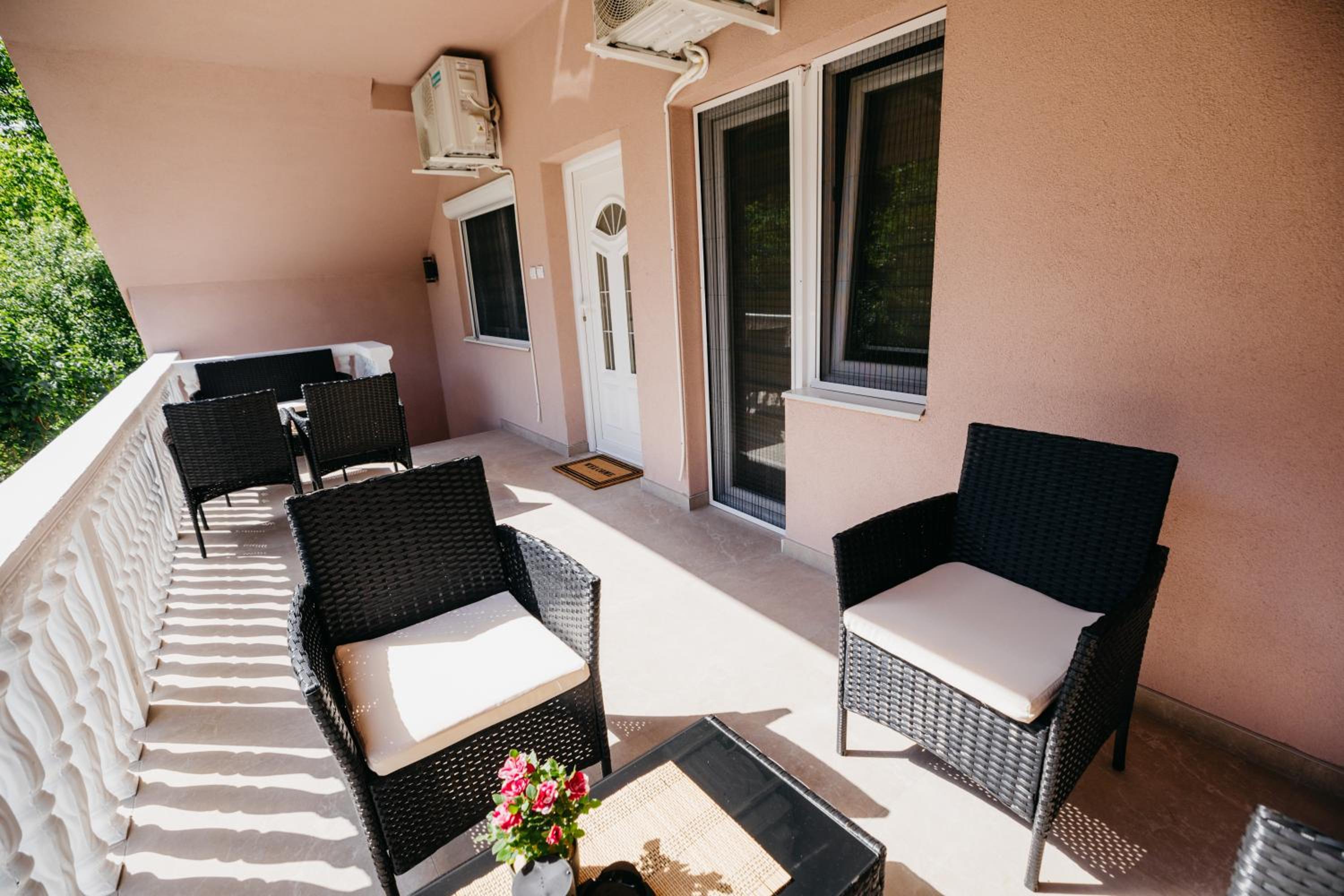 Apartmani Ani view 4