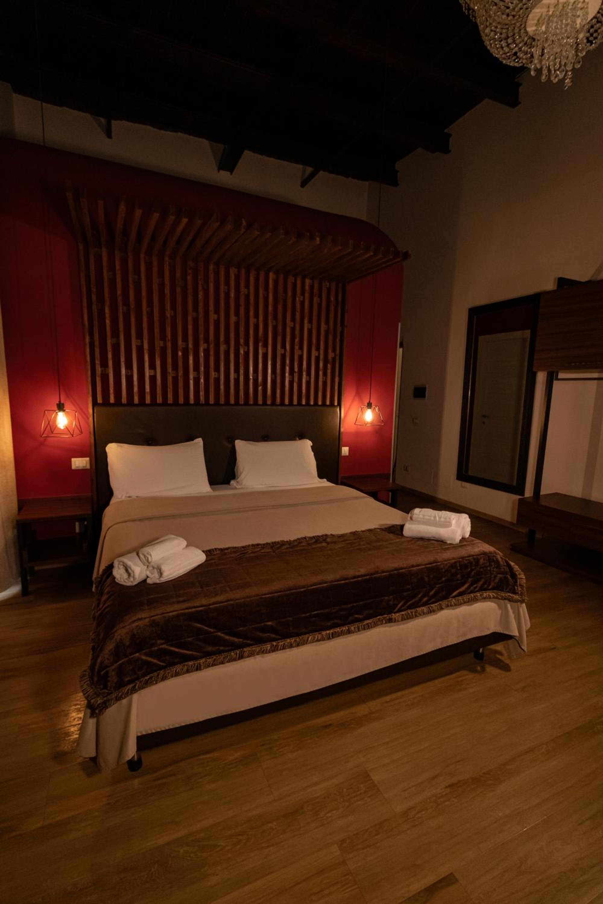 Duomo Luxury Suites