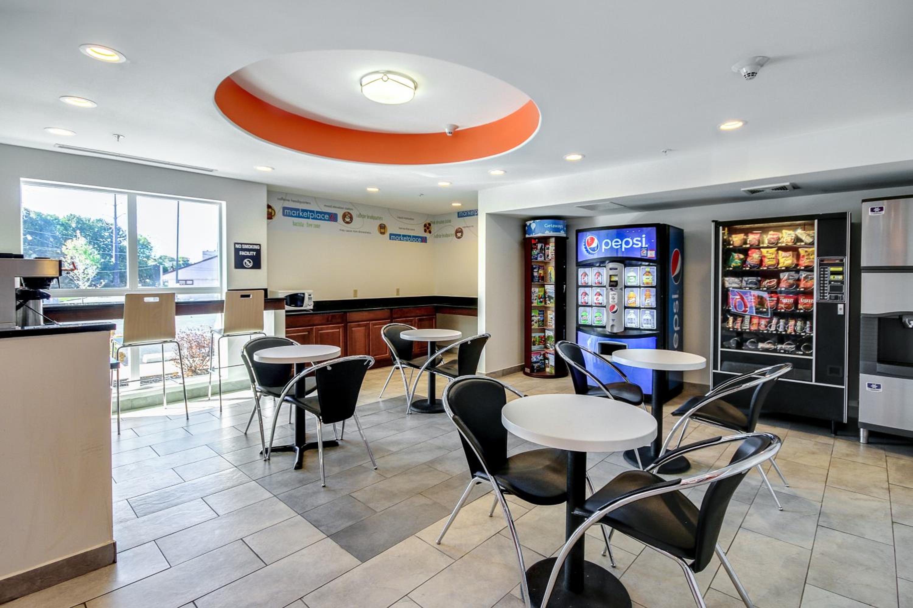 Allentown Vacations - Motel 6-Allentown, PA - Property Image 7