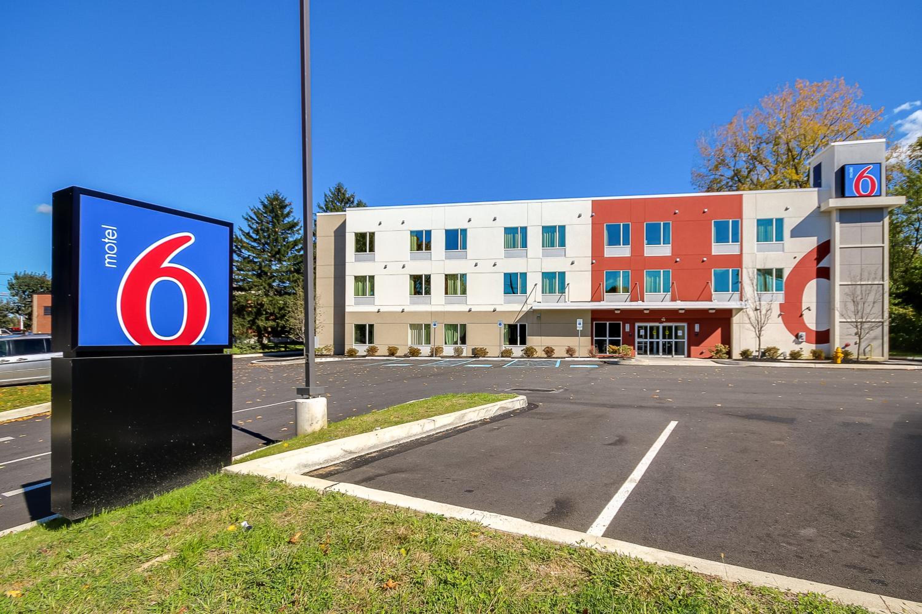 Allentown Vacations - Motel 6-Allentown, PA - Property Image 64