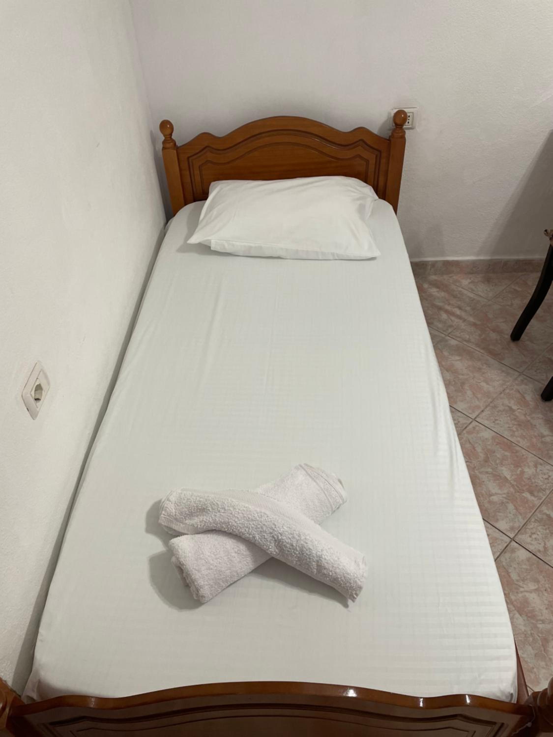 Yllis Rooms