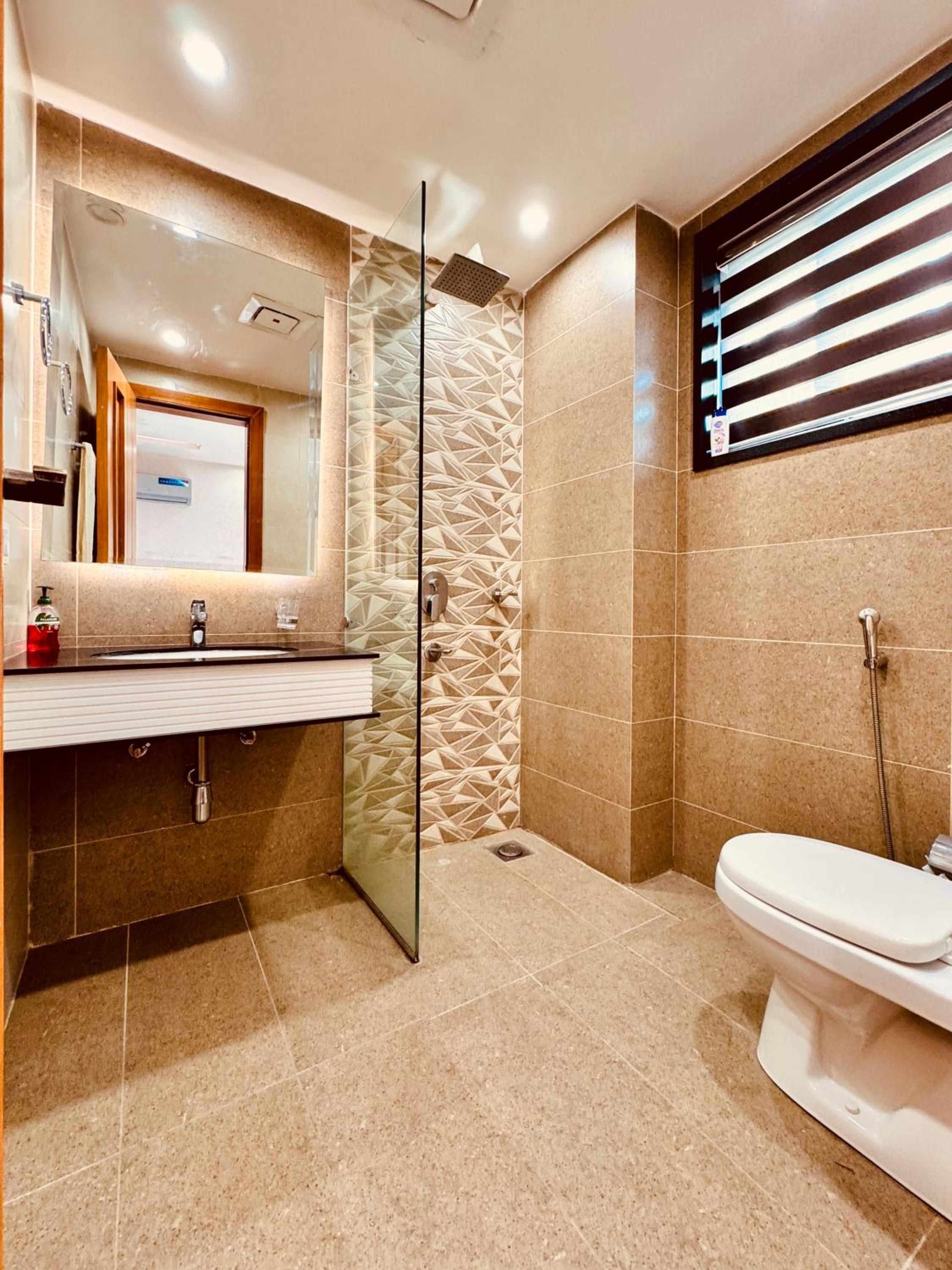 Lux Haven Apartments in Lahore near Gulberg - Exclusive Spaces for Exceptional Stays view 4