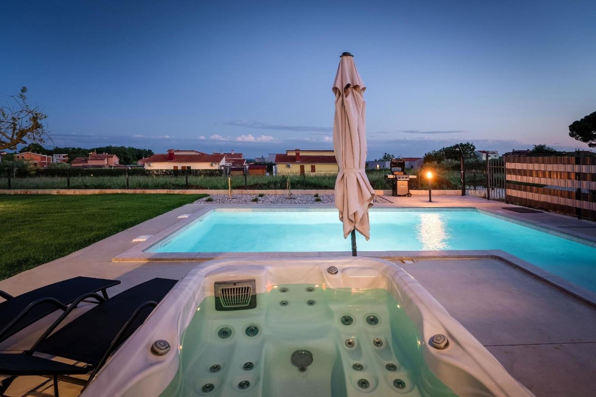 Villa Jasminka mit Pool und Jacuzzi view 4