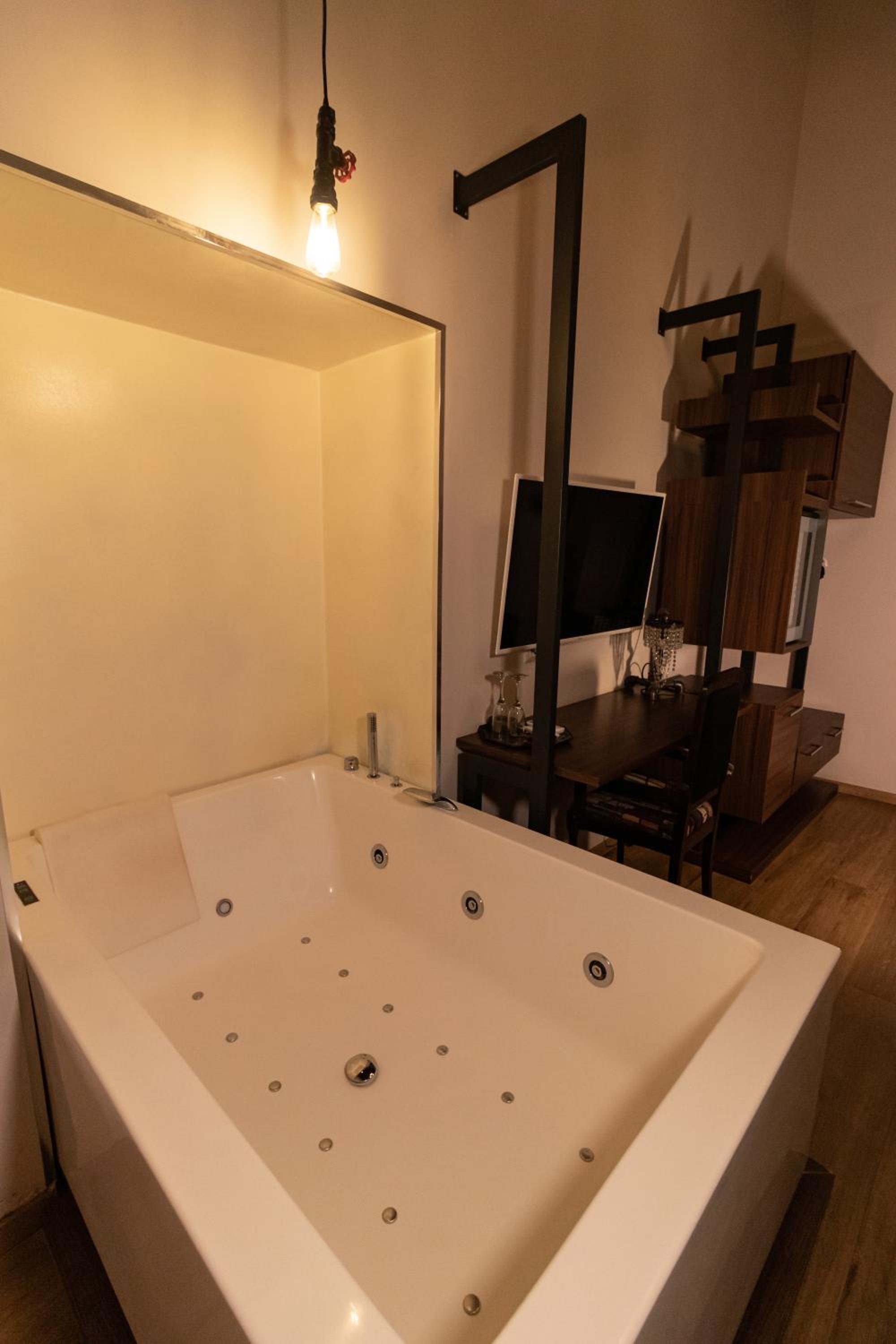 Duomo Luxury Suites