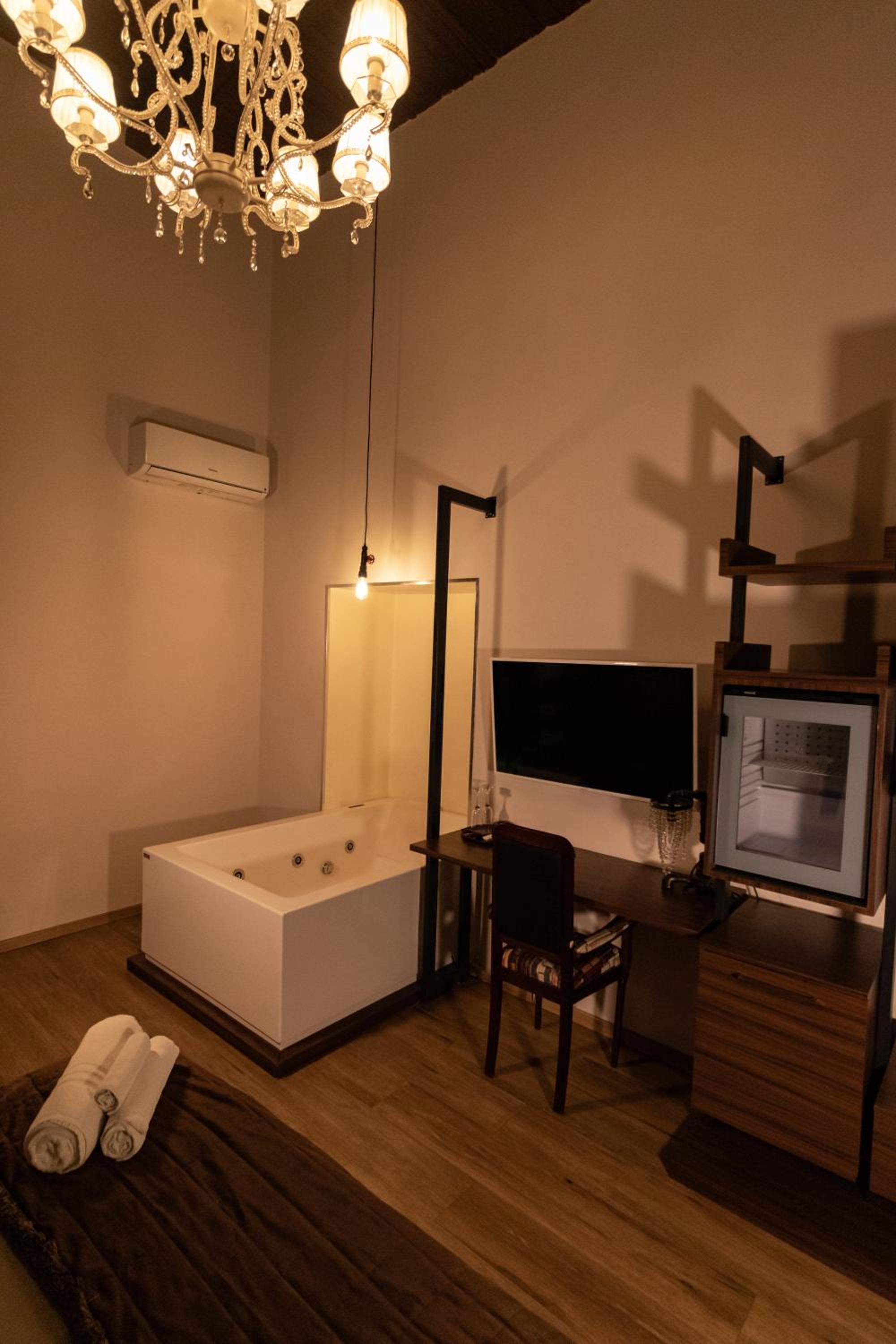Duomo Luxury Suites