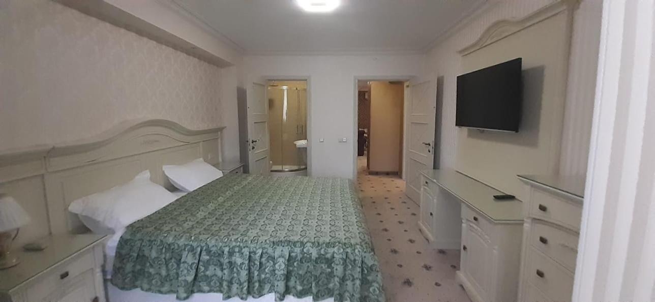 SAVOY Apartments