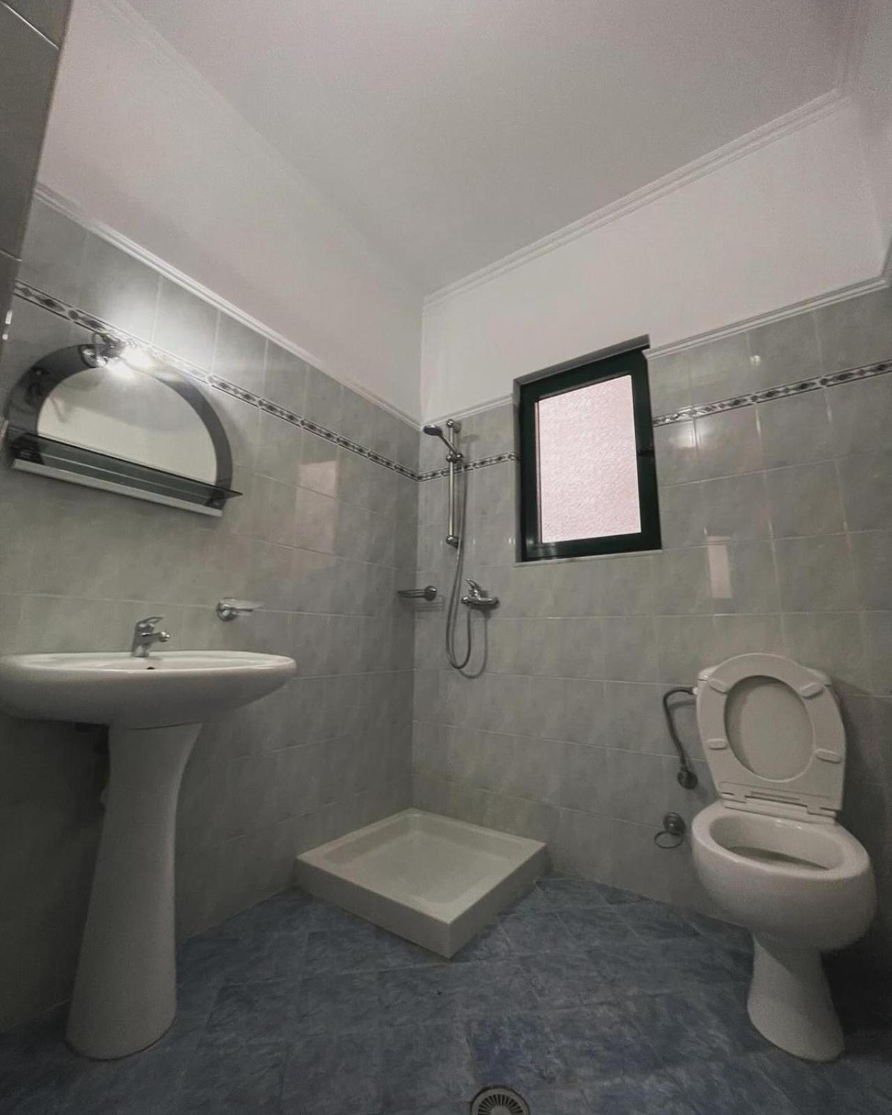Tomas Apartments